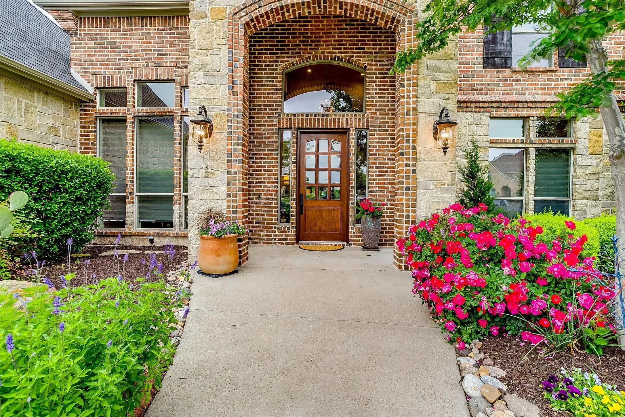 Single Family Residence For Rent in Parker County , 203 Augusta Court, Aledo, Texas 76008, 4 Bedroom, 3 Bathroom, 3 Garage spaces, 3,543 Sqft, built in 2006, mls#21342632, Real Estate Agent in Aledo, Homes For Rent in Parker county, Homes For Rent in Aledo, Realtor in Aledo Texas, Real Estate Brokerage Independent Realty Texas, Luminita Cordes Realtor
