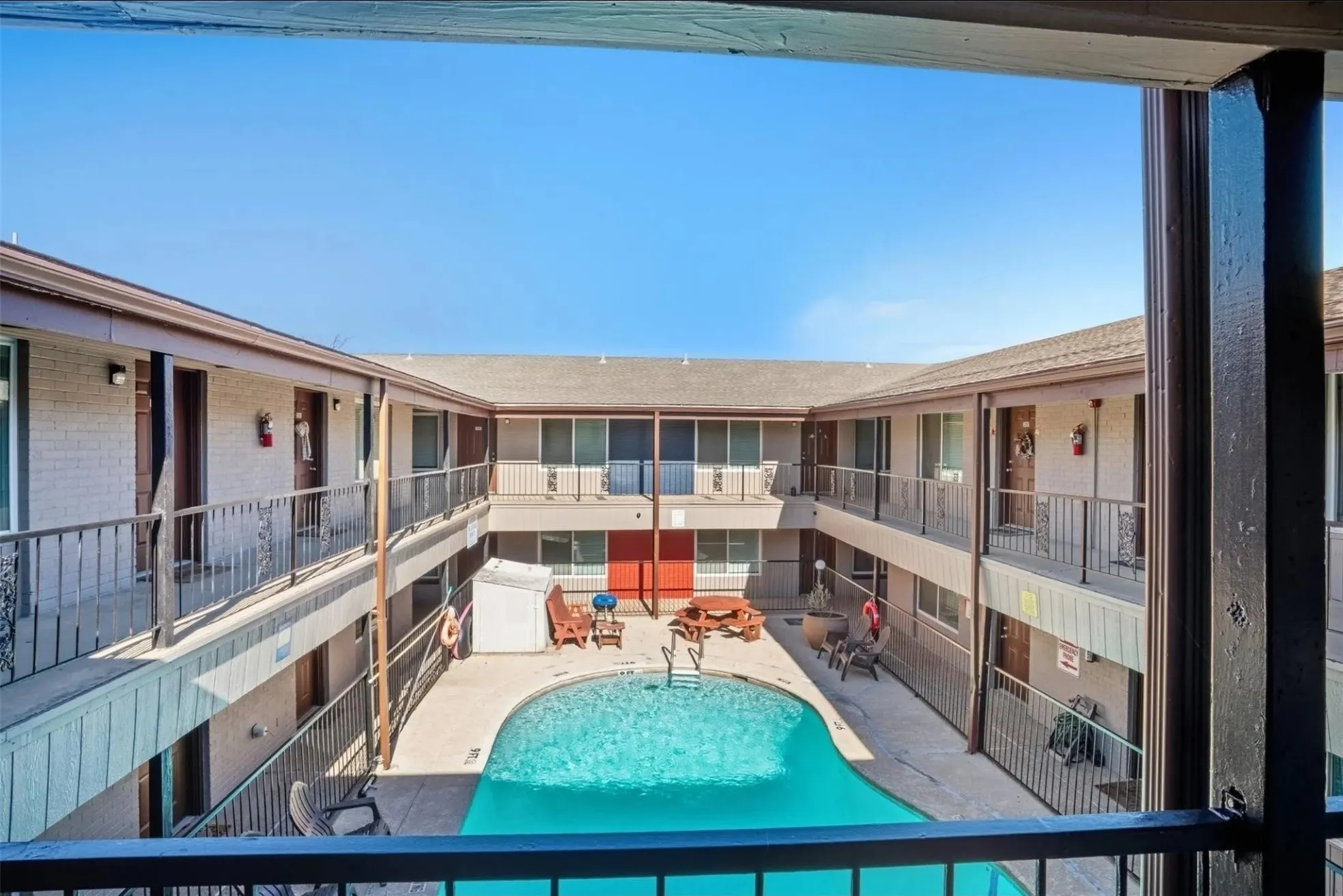 Apartment For Rent in Tarrant County , 150 S Main Street 206, Euless, Texas 76040, 1 Bedroom, 1 Bathroom, Garage spaces, 800 Sqft, built in 1964, mls#21315784, Real Estate Agent in Euless, Homes For Rent in Tarrant county, Homes For Rent in Euless, Realtor in Euless Texas, Real Estate Brokerage Independent Realty Texas, Luminita Cordes Realtor