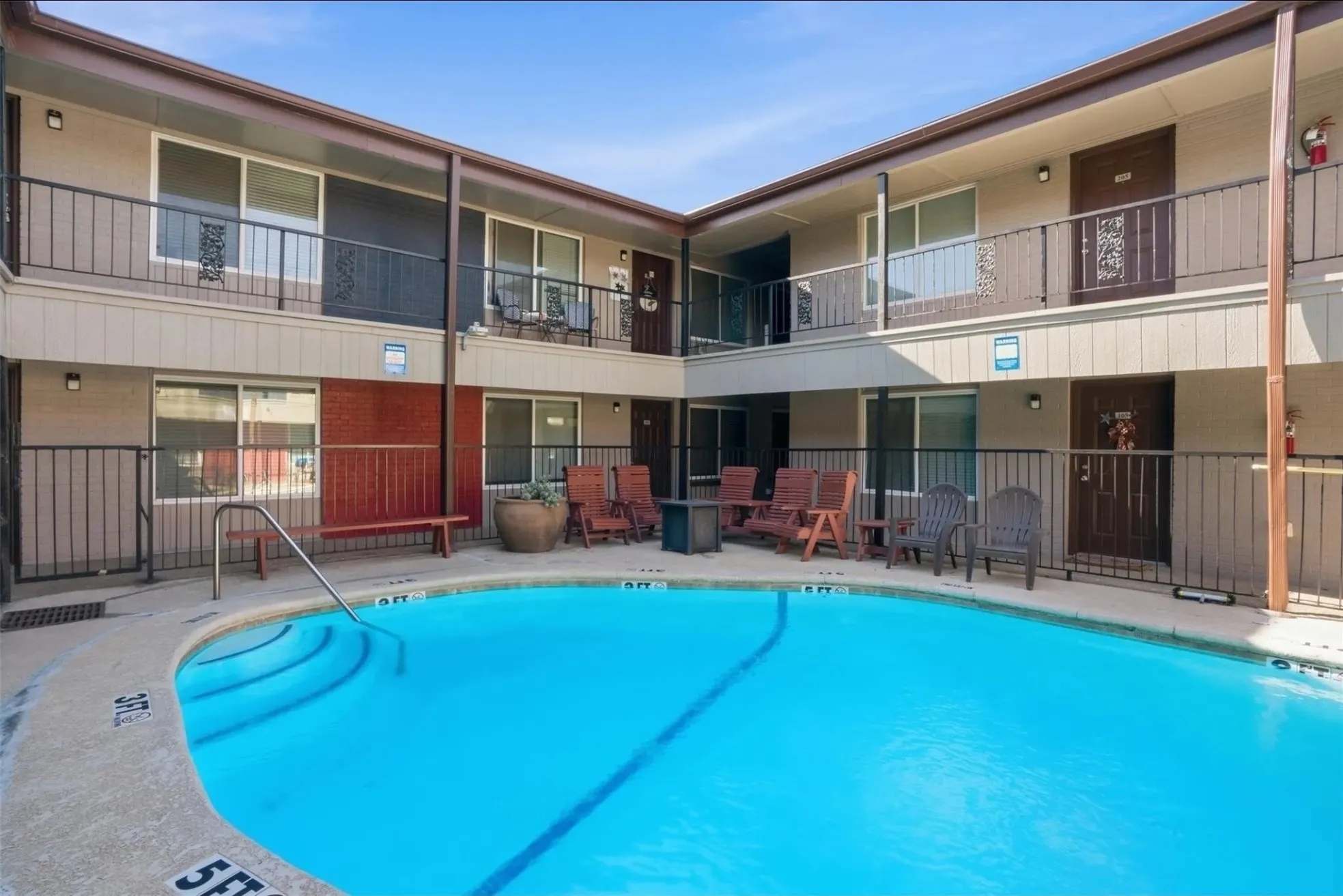 Apartment For Rent in Tarrant County , 150 S Main Street 206, Euless, Texas 76040, 1 Bedroom, 1 Bathroom, Garage spaces, 800 Sqft, built in 1964, mls#21315784, Real Estate Agent in Euless, Homes For Rent in Tarrant county, Homes For Rent in Euless, Realtor in Euless Texas, Real Estate Brokerage Independent Realty Texas, Luminita Cordes Realtor