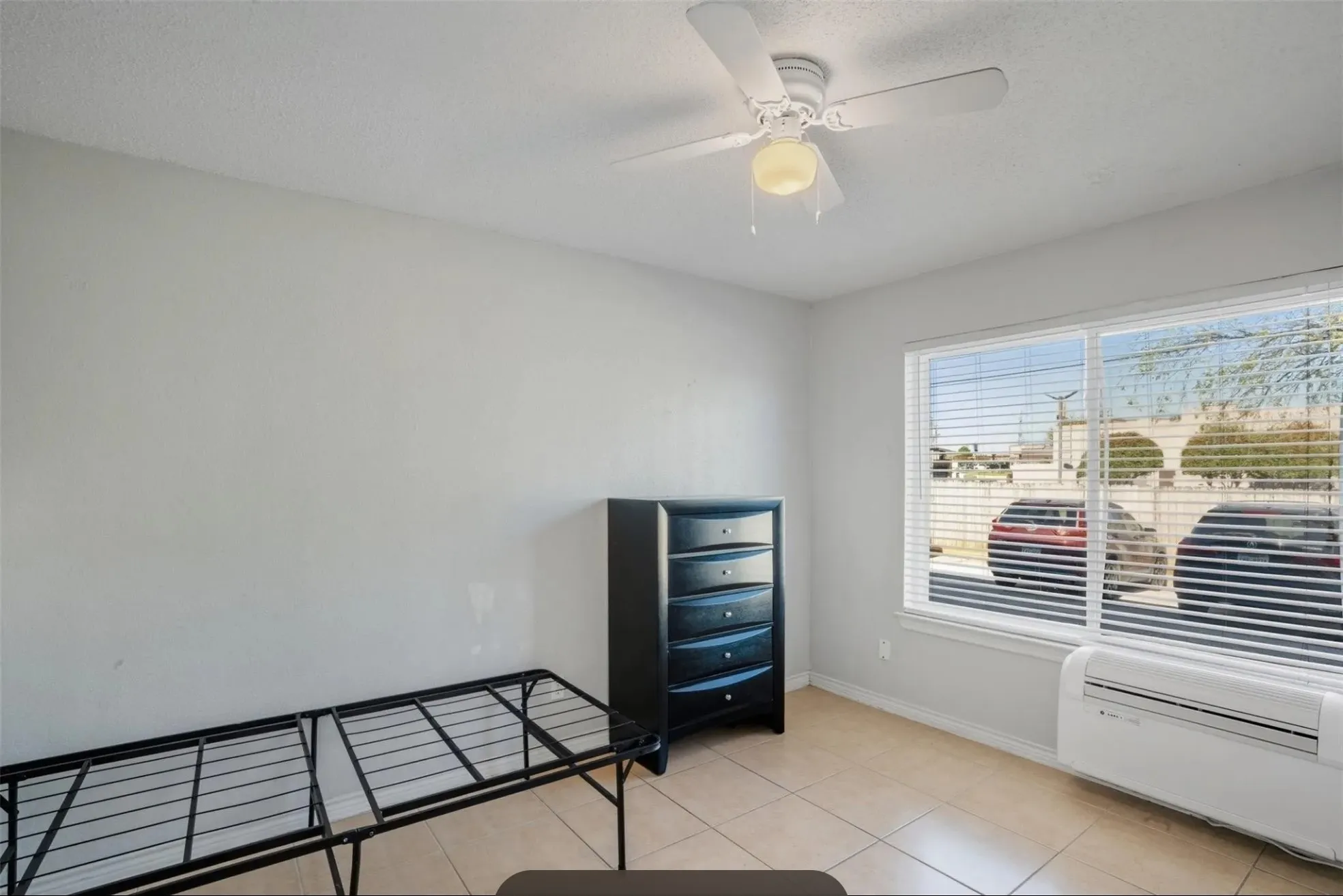 Apartment For Rent in Tarrant County , 150 S Main Street 206, Euless, Texas 76040, 1 Bedroom, 1 Bathroom, Garage spaces, 800 Sqft, built in 1964, mls#21315784, Real Estate Agent in Euless, Homes For Rent in Tarrant county, Homes For Rent in Euless, Realtor in Euless Texas, Real Estate Brokerage Independent Realty Texas, Luminita Cordes Realtor
