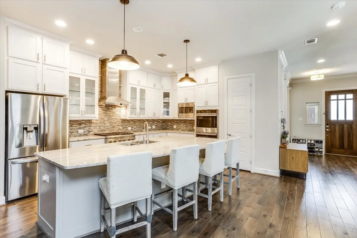 Single Family Residence For Sale in Collin County , 6105 Millie Way, Mc Kinney, Texas 75070, 3 Bedroom, 3 Bathroom, 2 Garage spaces, 2,727 Sqft, built in 2016, mls#21342525, Real Estate Agent in Mc Kinney, Homes For Sale in Collin county, Homes For Sale in Mc Kinney, Realtor in Mc Kinney Texas, Real Estate Brokerage Independent Realty Texas, Luminita Cordes Realtor
