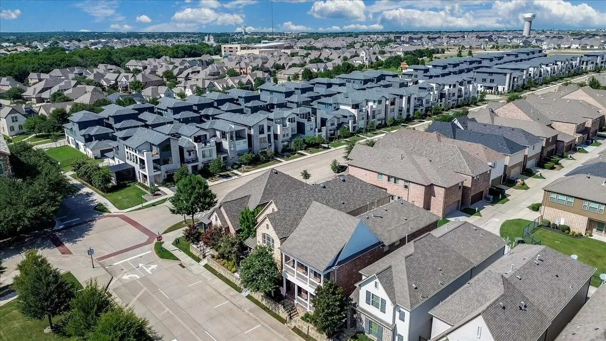 Single Family Residence For Sale in Collin County , 6105 Millie Way, Mc Kinney, Texas 75070, 3 Bedroom, 3 Bathroom, 2 Garage spaces, 2,727 Sqft, built in 2016, mls#21342525, Real Estate Agent in Mc Kinney, Homes For Sale in Collin county, Homes For Sale in Mc Kinney, Realtor in Mc Kinney Texas, Real Estate Brokerage Independent Realty Texas, Luminita Cordes Realtor