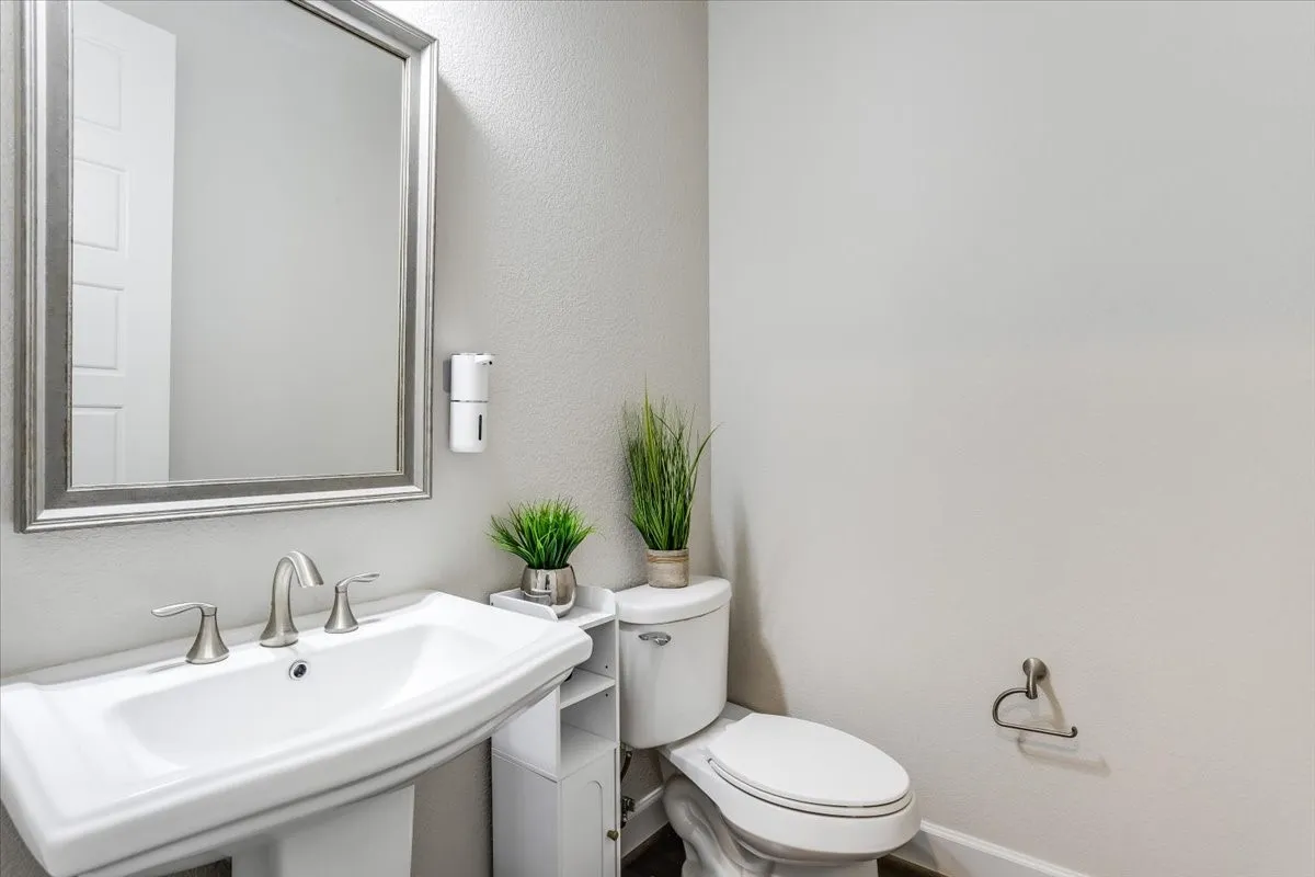 Single Family Residence For Sale in Collin County , 6105 Millie Way, Mc Kinney, Texas 75070, 3 Bedroom, 3 Bathroom, 2 Garage spaces, 2,727 Sqft, built in 2016, mls#21342525, Real Estate Agent in Mc Kinney, Homes For Sale in Collin county, Homes For Sale in Mc Kinney, Realtor in Mc Kinney Texas, Real Estate Brokerage Independent Realty Texas, Luminita Cordes Realtor