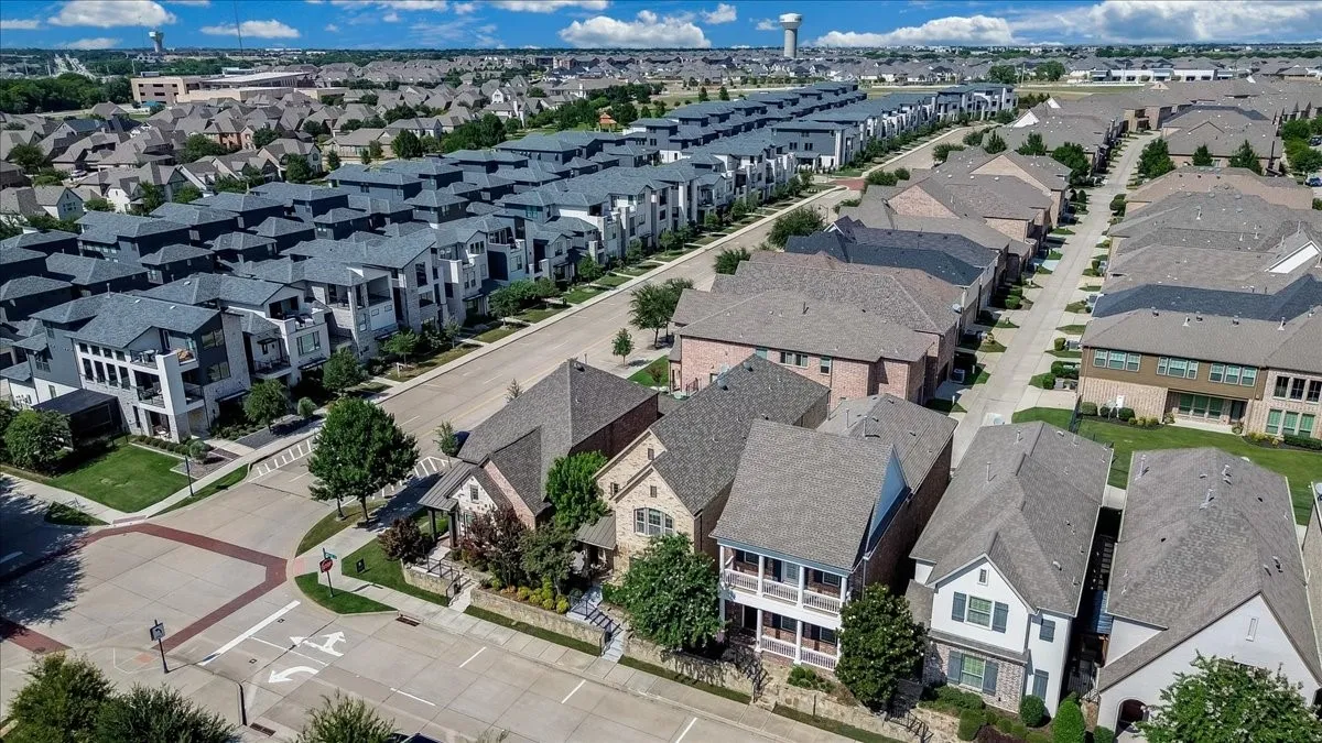 Single Family Residence For Sale in Collin County , 6105 Millie Way, Mc Kinney, Texas 75070, 3 Bedroom, 3 Bathroom, 2 Garage spaces, 2,727 Sqft, built in 2016, mls#21342525, Real Estate Agent in Mc Kinney, Homes For Sale in Collin county, Homes For Sale in Mc Kinney, Realtor in Mc Kinney Texas, Real Estate Brokerage Independent Realty Texas, Luminita Cordes Realtor