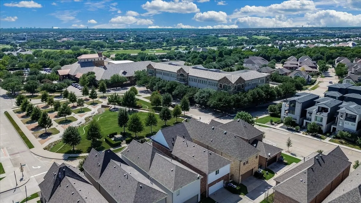 Single Family Residence For Sale in Collin County , 6105 Millie Way, Mc Kinney, Texas 75070, 3 Bedroom, 3 Bathroom, 2 Garage spaces, 2,727 Sqft, built in 2016, mls#21342525, Real Estate Agent in Mc Kinney, Homes For Sale in Collin county, Homes For Sale in Mc Kinney, Realtor in Mc Kinney Texas, Real Estate Brokerage Independent Realty Texas, Luminita Cordes Realtor