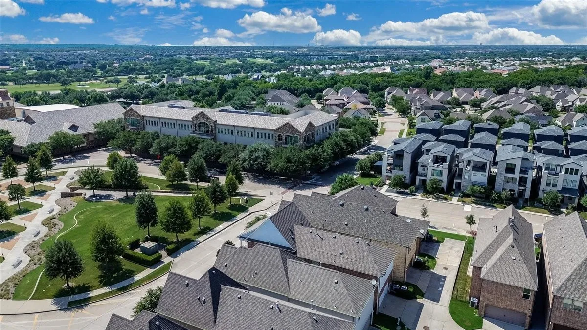 Single Family Residence For Sale in Collin County , 6105 Millie Way, Mc Kinney, Texas 75070, 3 Bedroom, 3 Bathroom, 2 Garage spaces, 2,727 Sqft, built in 2016, mls#21342525, Real Estate Agent in Mc Kinney, Homes For Sale in Collin county, Homes For Sale in Mc Kinney, Realtor in Mc Kinney Texas, Real Estate Brokerage Independent Realty Texas, Luminita Cordes Realtor