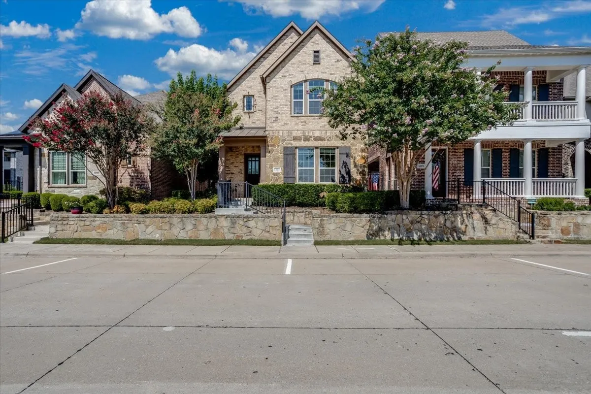 Single Family Residence For Sale in Collin County , 6105 Millie Way, Mc Kinney, Texas 75070, 3 Bedroom, 3 Bathroom, 2 Garage spaces, 2,727 Sqft, built in 2016, mls#21342525, Real Estate Agent in Mc Kinney, Homes For Sale in Collin county, Homes For Sale in Mc Kinney, Realtor in Mc Kinney Texas, Real Estate Brokerage Independent Realty Texas, Luminita Cordes Realtor