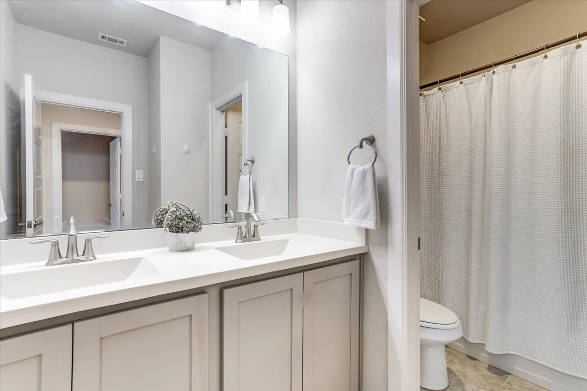 Single Family Residence For Sale in Collin County , 6105 Millie Way, Mc Kinney, Texas 75070, 3 Bedroom, 3 Bathroom, 2 Garage spaces, 2,727 Sqft, built in 2016, mls#21342525, Real Estate Agent in Mc Kinney, Homes For Sale in Collin county, Homes For Sale in Mc Kinney, Realtor in Mc Kinney Texas, Real Estate Brokerage Independent Realty Texas, Luminita Cordes Realtor
