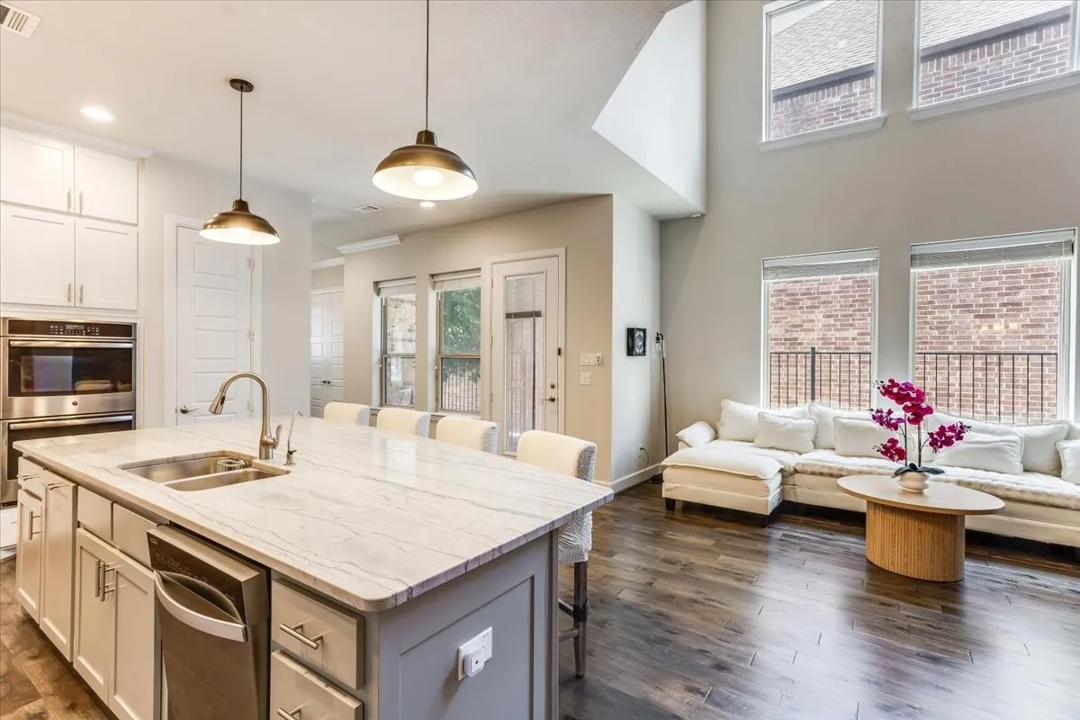 Single Family Residence For Sale in Collin County , 6105 Millie Way, Mc Kinney, Texas 75070, 3 Bedroom, 3 Bathroom, 2 Garage spaces, 2,727 Sqft, built in 2016, mls#21342525, Real Estate Agent in Mc Kinney, Homes For Sale in Collin county, Homes For Sale in Mc Kinney, Realtor in Mc Kinney Texas, Real Estate Brokerage Independent Realty Texas, Luminita Cordes Realtor