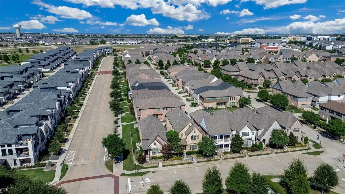 Single Family Residence For Sale in Collin County , 6105 Millie Way, Mc Kinney, Texas 75070, 3 Bedroom, 3 Bathroom, 2 Garage spaces, 2,727 Sqft, built in 2016, mls#21342525, Real Estate Agent in Mc Kinney, Homes For Sale in Collin county, Homes For Sale in Mc Kinney, Realtor in Mc Kinney Texas, Real Estate Brokerage Independent Realty Texas, Luminita Cordes Realtor