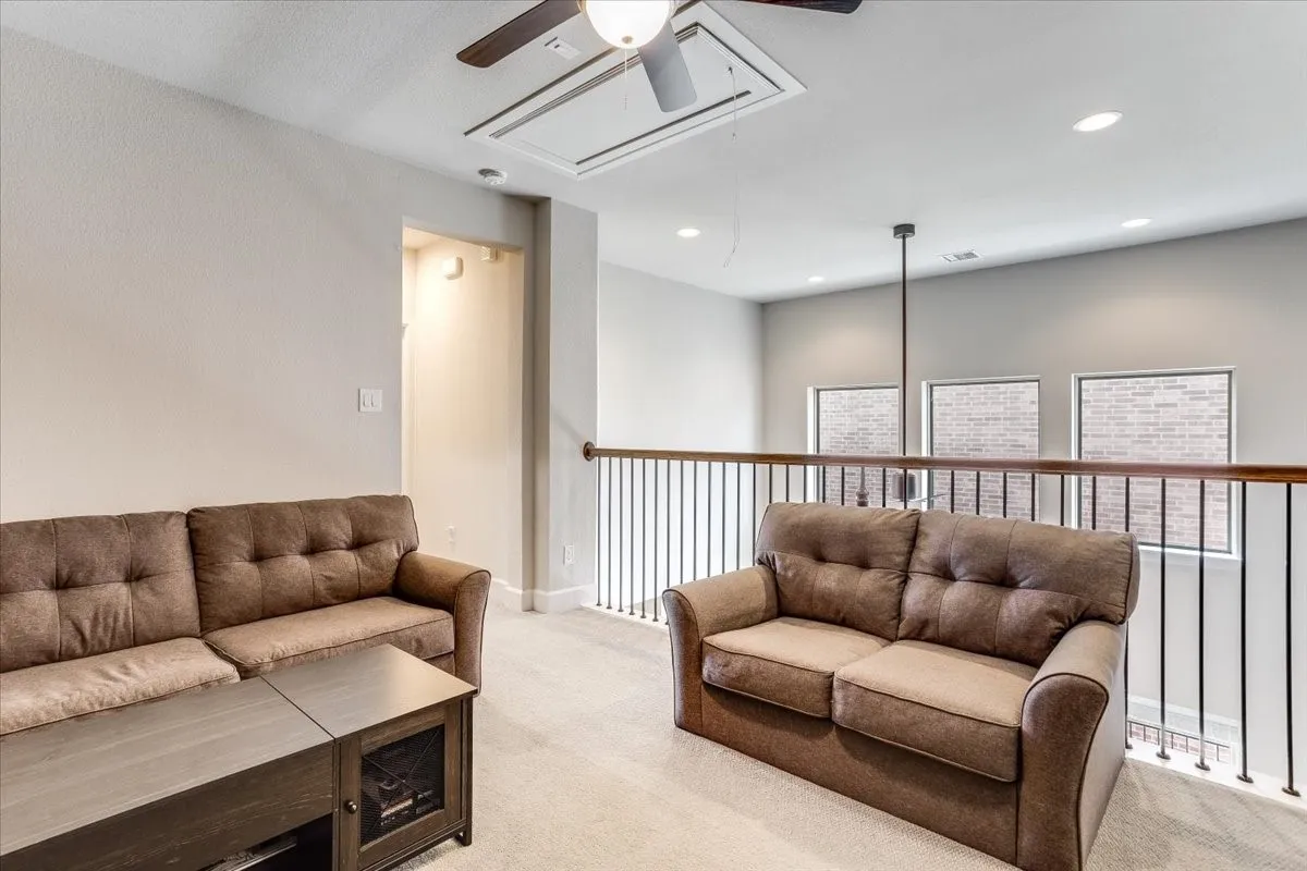 Single Family Residence For Sale in Collin County , 6105 Millie Way, Mc Kinney, Texas 75070, 3 Bedroom, 3 Bathroom, 2 Garage spaces, 2,727 Sqft, built in 2016, mls#21342525, Real Estate Agent in Mc Kinney, Homes For Sale in Collin county, Homes For Sale in Mc Kinney, Realtor in Mc Kinney Texas, Real Estate Brokerage Independent Realty Texas, Luminita Cordes Realtor