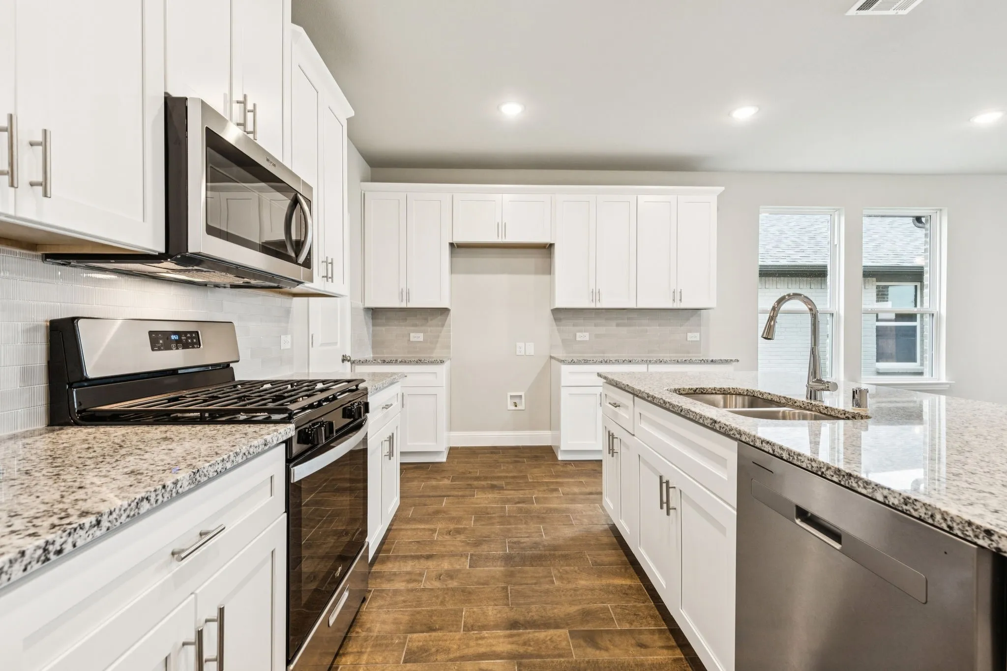 Single Family Residence For Sale in Collin County , 706 Rain Barrel Place, Weston, Texas 75009, 4 Bedroom, 4 Bathroom, 2 Garage spaces, 2,658 Sqft, built in 2023, mls#21342645, Real Estate Agent in Weston, Homes For Sale in Collin county, Homes For Sale in Weston, Realtor in Weston Texas, Real Estate Brokerage Independent Realty Texas, Luminita Cordes Realtor