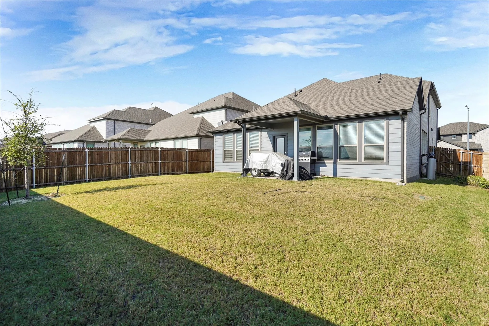 Single Family Residence For Rent in Tarrant County , 2513 Peoria Drive, Fort Worth, Texas 76179, 4 Bedroom, 3 Bathroom, 2 Garage spaces, 2,238 Sqft, built in 2022, mls#21342650, Real Estate Agent in Fort Worth, Homes For Rent in Tarrant county, Homes For Rent in Fort Worth, Realtor in Fort Worth Texas, Real Estate Brokerage Independent Realty Texas, Luminita Cordes Realtor