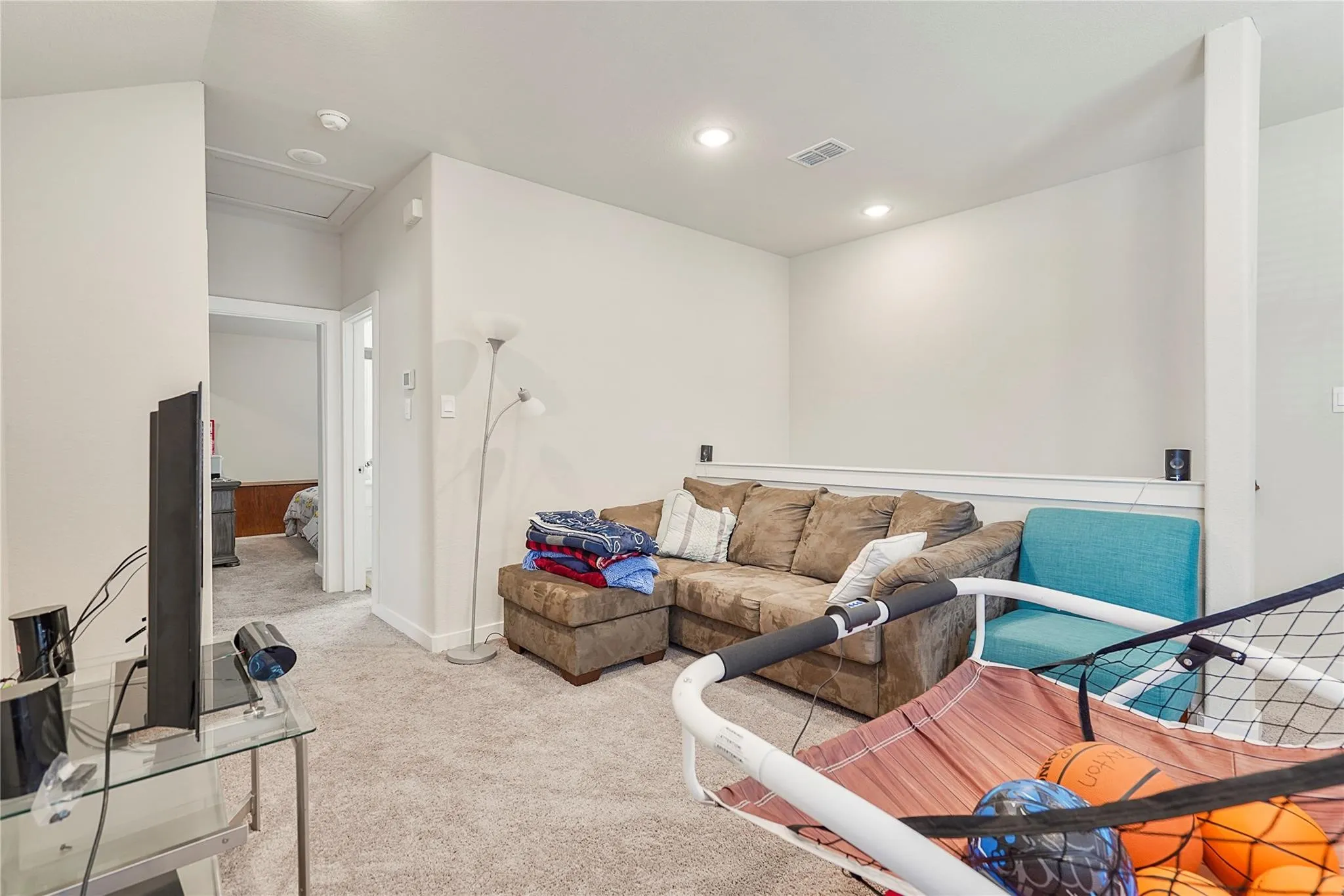 Single Family Residence For Rent in Tarrant County , 2513 Peoria Drive, Fort Worth, Texas 76179, 4 Bedroom, 3 Bathroom, 2 Garage spaces, 2,238 Sqft, built in 2022, mls#21342650, Real Estate Agent in Fort Worth, Homes For Rent in Tarrant county, Homes For Rent in Fort Worth, Realtor in Fort Worth Texas, Real Estate Brokerage Independent Realty Texas, Luminita Cordes Realtor