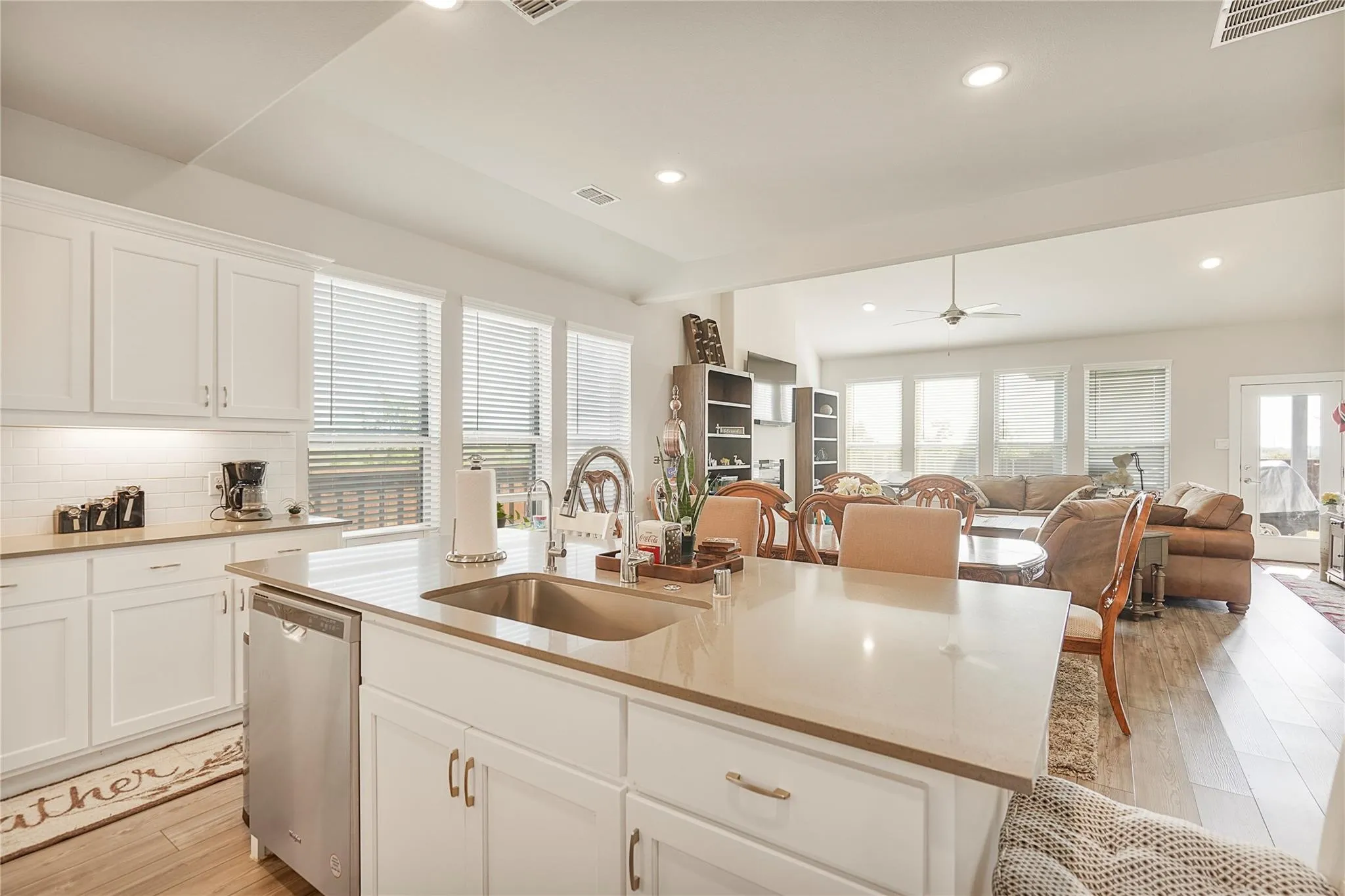 Single Family Residence For Rent in Tarrant County , 2513 Peoria Drive, Fort Worth, Texas 76179, 4 Bedroom, 3 Bathroom, 2 Garage spaces, 2,238 Sqft, built in 2022, mls#21342650, Real Estate Agent in Fort Worth, Homes For Rent in Tarrant county, Homes For Rent in Fort Worth, Realtor in Fort Worth Texas, Real Estate Brokerage Independent Realty Texas, Luminita Cordes Realtor