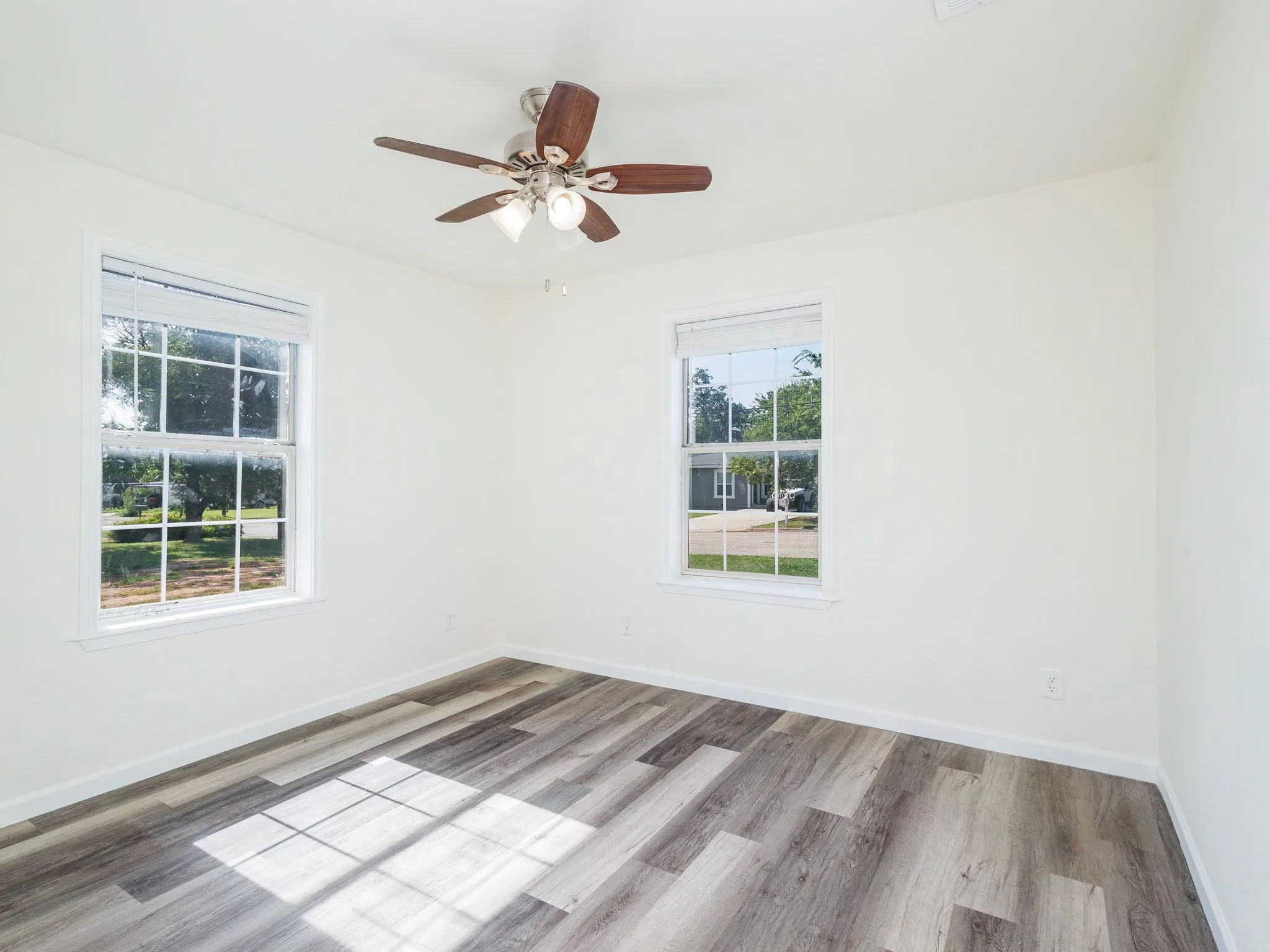 Single Family Residence For Sale in Coleman County , 904 W 1st Street, Coleman, Texas 76834, 3 Bedroom, 2 Bathroom, Garage spaces, 1,056 Sqft, built in 1950, mls#21338348, Real Estate Agent in Coleman, Homes For Sale in Coleman county, Homes For Sale in Coleman, Realtor in Coleman Texas, Real Estate Brokerage Independent Realty Texas, Luminita Cordes Realtor