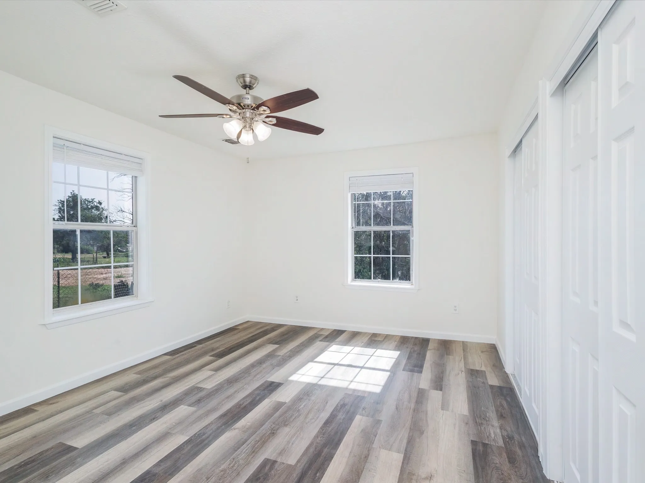 Single Family Residence For Sale in Coleman County , 904 W 1st Street, Coleman, Texas 76834, 3 Bedroom, 2 Bathroom, Garage spaces, 1,056 Sqft, built in 1950, mls#21338348, Real Estate Agent in Coleman, Homes For Sale in Coleman county, Homes For Sale in Coleman, Realtor in Coleman Texas, Real Estate Brokerage Independent Realty Texas, Luminita Cordes Realtor