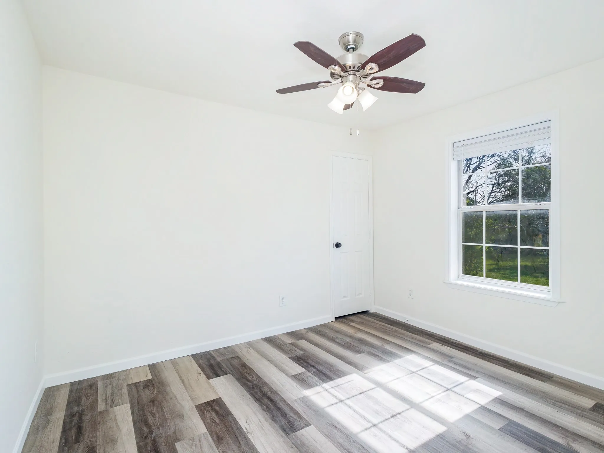 Single Family Residence For Sale in Coleman County , 904 W 1st Street, Coleman, Texas 76834, 3 Bedroom, 2 Bathroom, Garage spaces, 1,056 Sqft, built in 1950, mls#21338348, Real Estate Agent in Coleman, Homes For Sale in Coleman county, Homes For Sale in Coleman, Realtor in Coleman Texas, Real Estate Brokerage Independent Realty Texas, Luminita Cordes Realtor