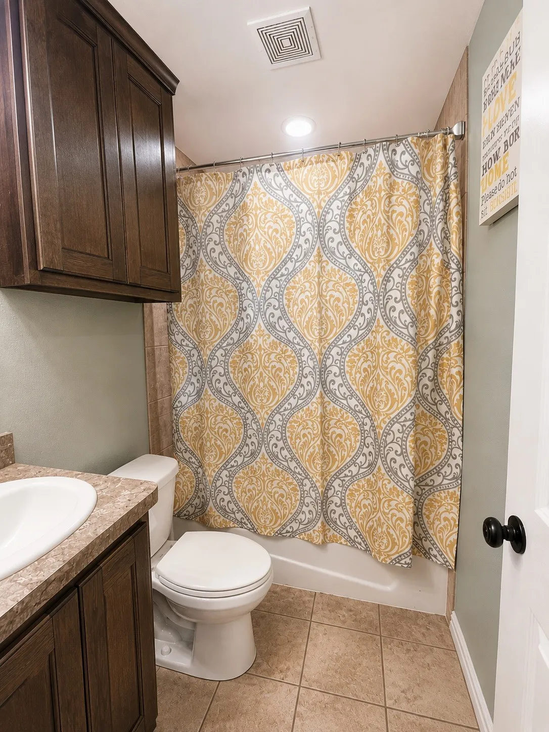 Single Family Residence For Sale in Tarrant County , 104 Lynn Drive, Azle, Texas 76020, 3 Bedroom, 2 Bathroom, Garage spaces, 1,376 Sqft, built in 1962, mls#21341199, Real Estate Agent in Azle, Homes For Sale in Tarrant county, Homes For Sale in Azle, Realtor in Azle Texas, Real Estate Brokerage Independent Realty Texas, Luminita Cordes Realtor