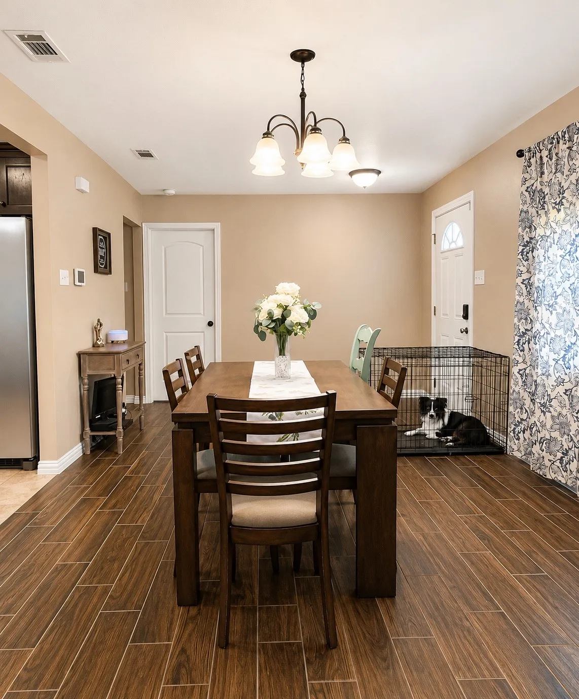 Single Family Residence For Sale in Tarrant County , 104 Lynn Drive, Azle, Texas 76020, 3 Bedroom, 2 Bathroom, Garage spaces, 1,376 Sqft, built in 1962, mls#21341199, Real Estate Agent in Azle, Homes For Sale in Tarrant county, Homes For Sale in Azle, Realtor in Azle Texas, Real Estate Brokerage Independent Realty Texas, Luminita Cordes Realtor
