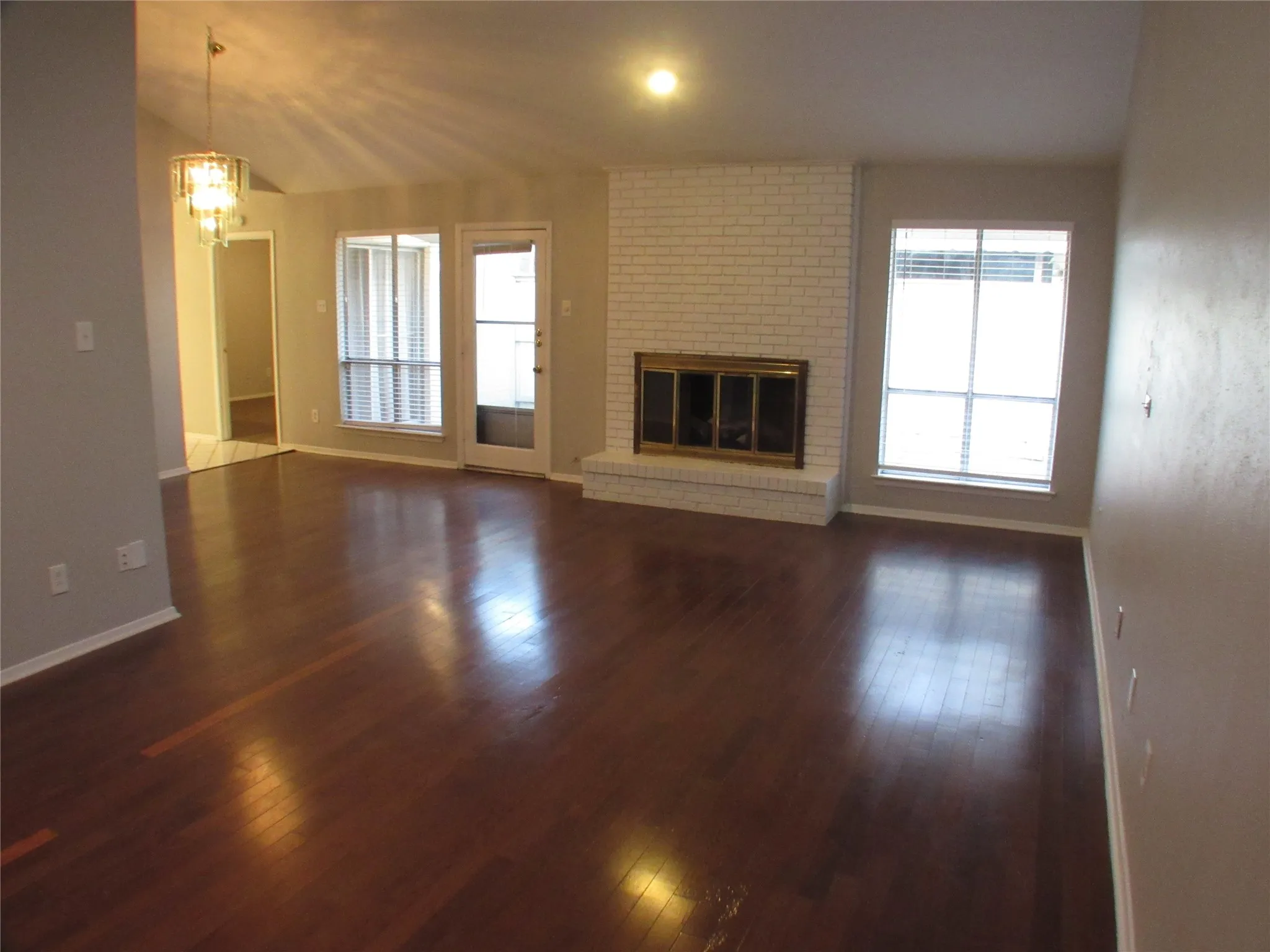 Duplex For Rent in Dallas County , 10406 Shadow Bend Drive, Dallas, Texas 75230, 3 Bedroom, 2 Bathroom, 2 Garage spaces, 1,618 Sqft, built in 1968, Price $2,600, mls#21342670, Real Estate Agent in Dallas, Homes For Rent in Dallas county, Homes For Rent in Dallas, Realtor in Dallas Texas, Real Estate Brokerage Independent Realty Texas, Luminita Cordes Realtor