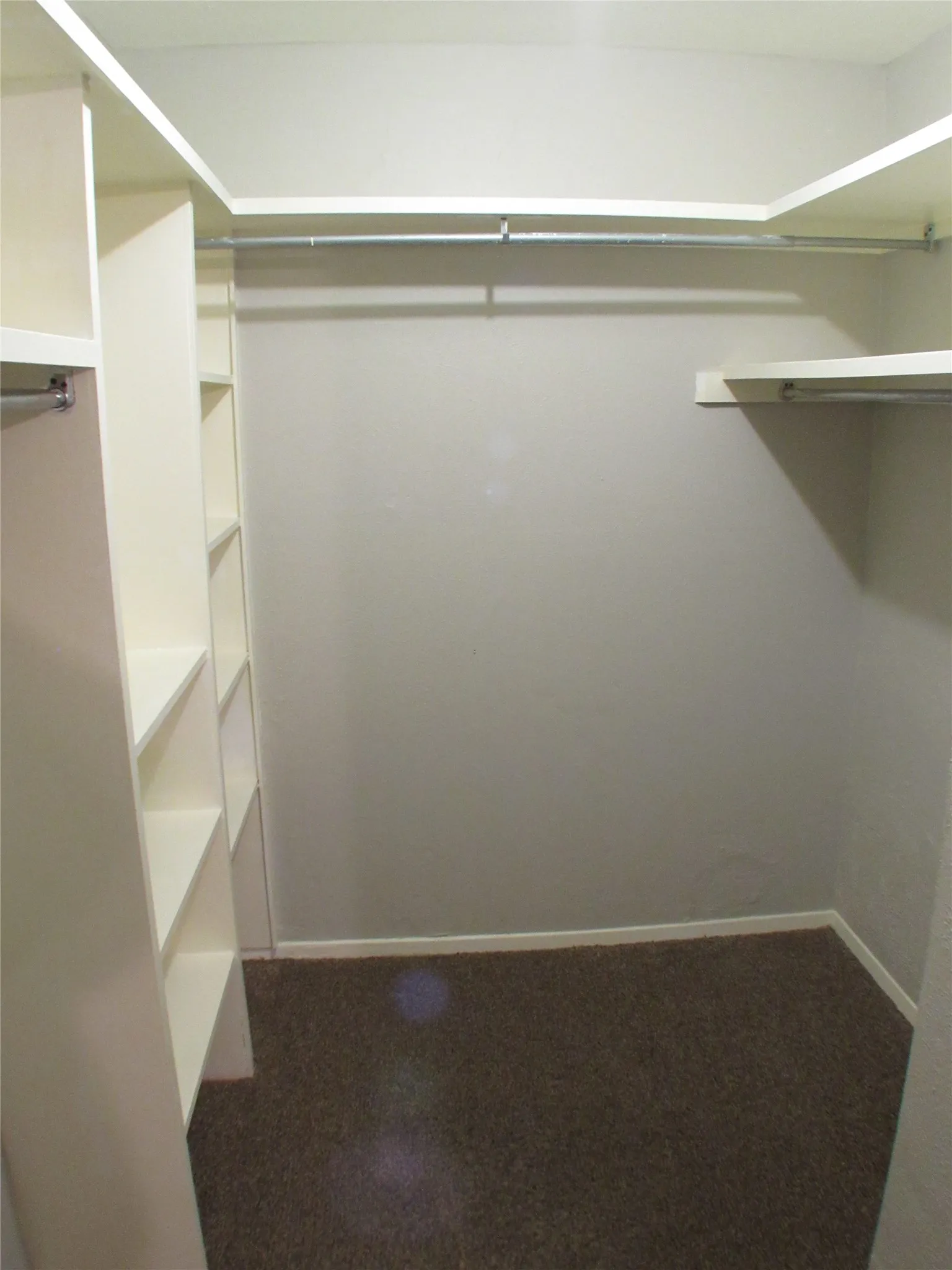 Duplex For Rent in Dallas County , 10406 Shadow Bend Drive, Dallas, Texas 75230, 3 Bedroom, 2 Bathroom, 2 Garage spaces, 1,618 Sqft, built in 1968, Price $2,600, mls#21342670, Real Estate Agent in Dallas, Homes For Rent in Dallas county, Homes For Rent in Dallas, Realtor in Dallas Texas, Real Estate Brokerage Independent Realty Texas, Luminita Cordes Realtor