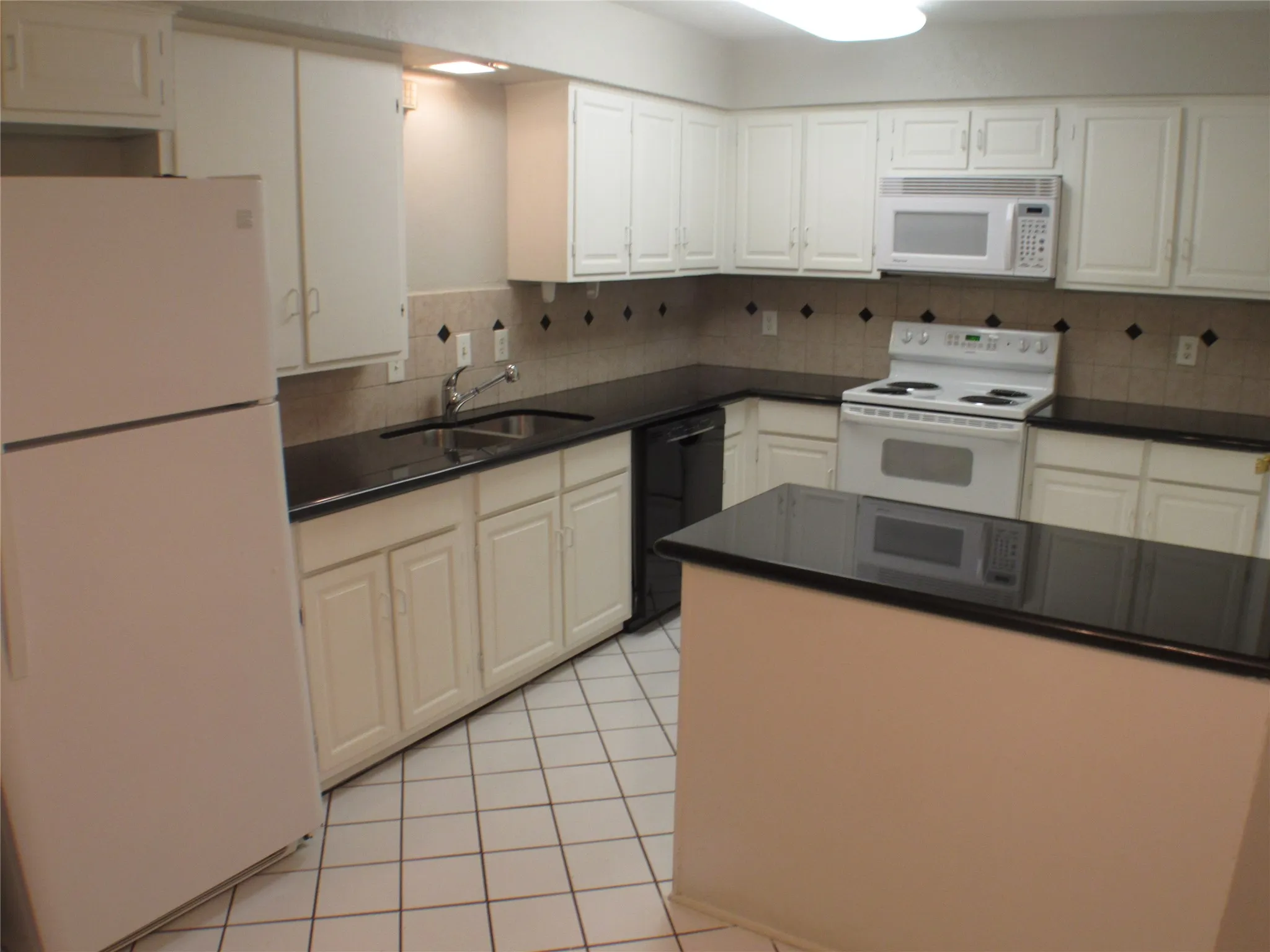 Duplex For Rent in Dallas County , 10406 Shadow Bend Drive, Dallas, Texas 75230, 3 Bedroom, 2 Bathroom, 2 Garage spaces, 1,618 Sqft, built in 1968, Price $2,600, mls#21342670, Real Estate Agent in Dallas, Homes For Rent in Dallas county, Homes For Rent in Dallas, Realtor in Dallas Texas, Real Estate Brokerage Independent Realty Texas, Luminita Cordes Realtor