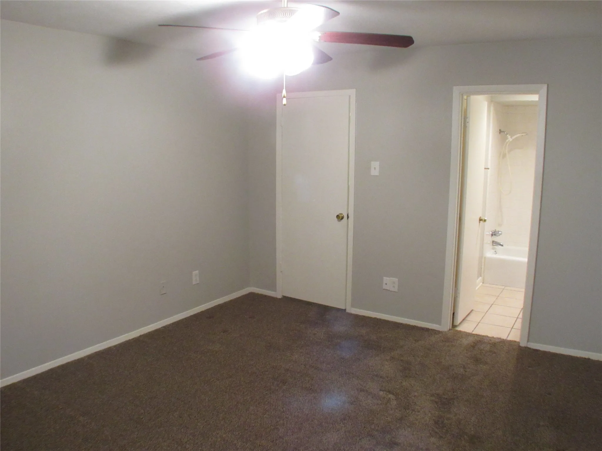 Duplex For Rent in Dallas County , 10406 Shadow Bend Drive, Dallas, Texas 75230, 3 Bedroom, 2 Bathroom, 2 Garage spaces, 1,618 Sqft, built in 1968, Price $2,600, mls#21342670, Real Estate Agent in Dallas, Homes For Rent in Dallas county, Homes For Rent in Dallas, Realtor in Dallas Texas, Real Estate Brokerage Independent Realty Texas, Luminita Cordes Realtor