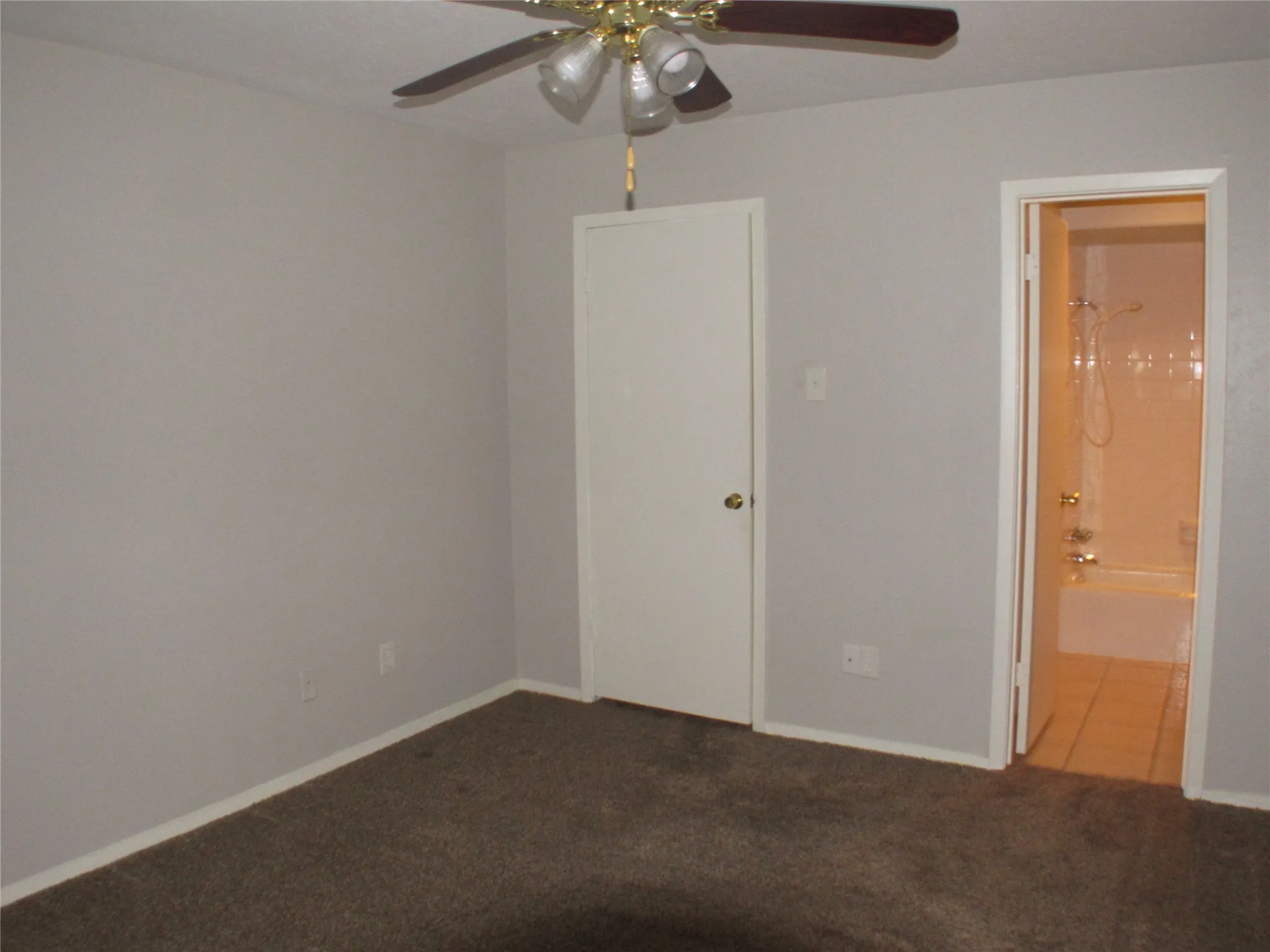 Duplex For Rent in Dallas County , 10406 Shadow Bend Drive, Dallas, Texas 75230, 3 Bedroom, 2 Bathroom, 2 Garage spaces, 1,618 Sqft, built in 1968, Price $2,600, mls#21342670, Real Estate Agent in Dallas, Homes For Rent in Dallas county, Homes For Rent in Dallas, Realtor in Dallas Texas, Real Estate Brokerage Independent Realty Texas, Luminita Cordes Realtor
