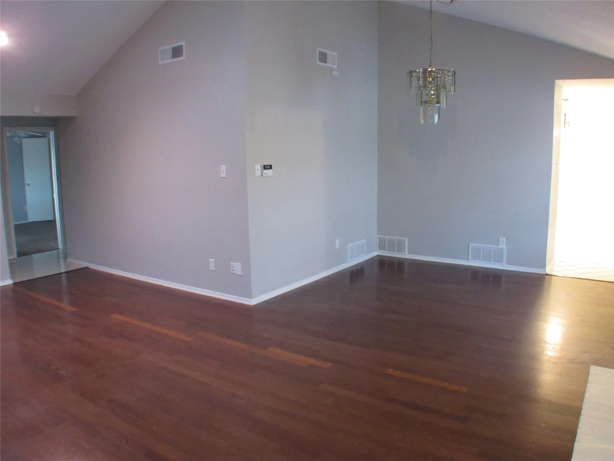 Duplex For Rent in Dallas County , 10406 Shadow Bend Drive, Dallas, Texas 75230, 3 Bedroom, 2 Bathroom, 2 Garage spaces, 1,618 Sqft, built in 1968, Price $2,600, mls#21342670, Real Estate Agent in Dallas, Homes For Rent in Dallas county, Homes For Rent in Dallas, Realtor in Dallas Texas, Real Estate Brokerage Independent Realty Texas, Luminita Cordes Realtor