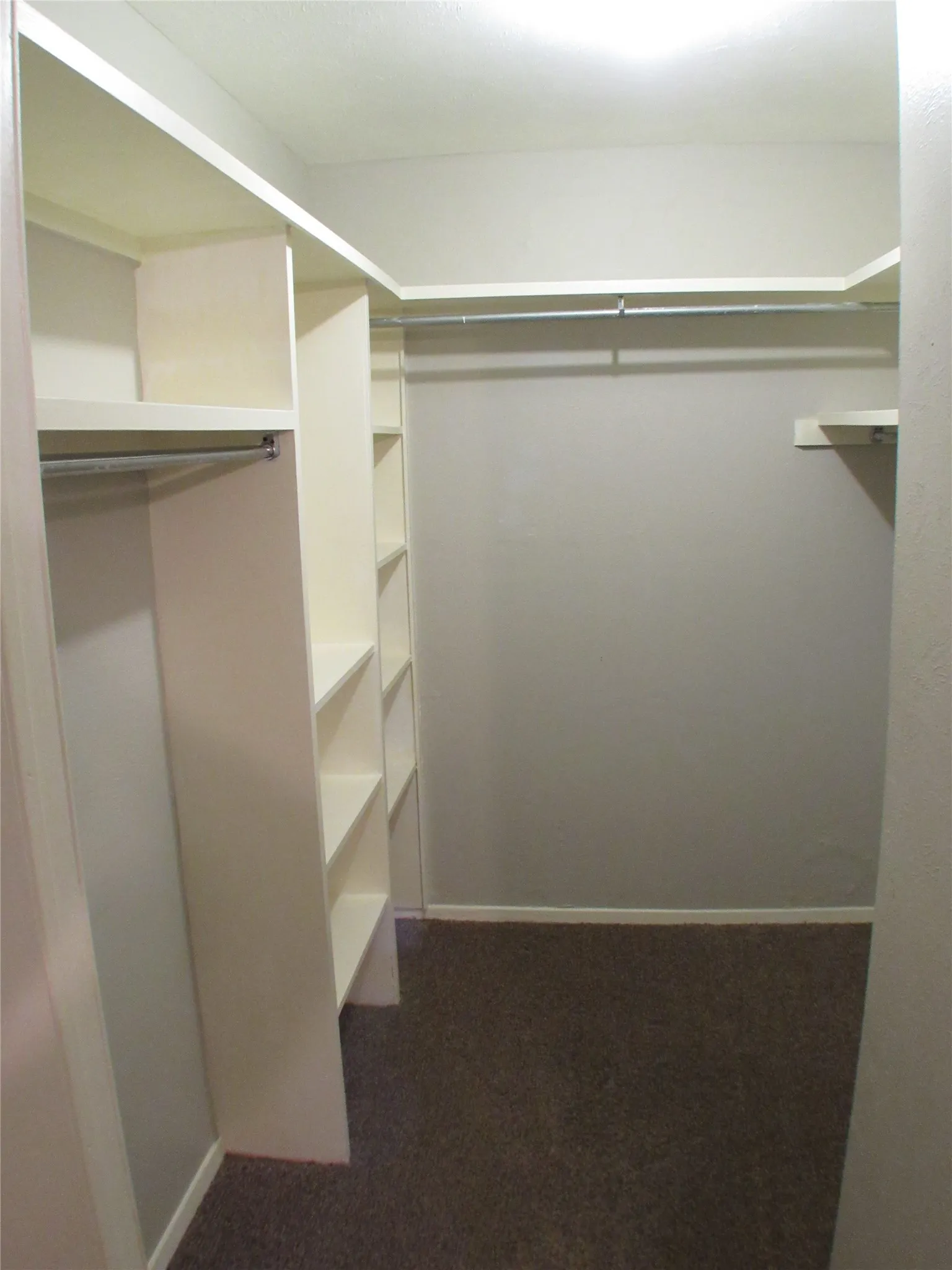 Duplex For Rent in Dallas County , 10406 Shadow Bend Drive, Dallas, Texas 75230, 3 Bedroom, 2 Bathroom, 2 Garage spaces, 1,618 Sqft, built in 1968, Price $2,600, mls#21342670, Real Estate Agent in Dallas, Homes For Rent in Dallas county, Homes For Rent in Dallas, Realtor in Dallas Texas, Real Estate Brokerage Independent Realty Texas, Luminita Cordes Realtor