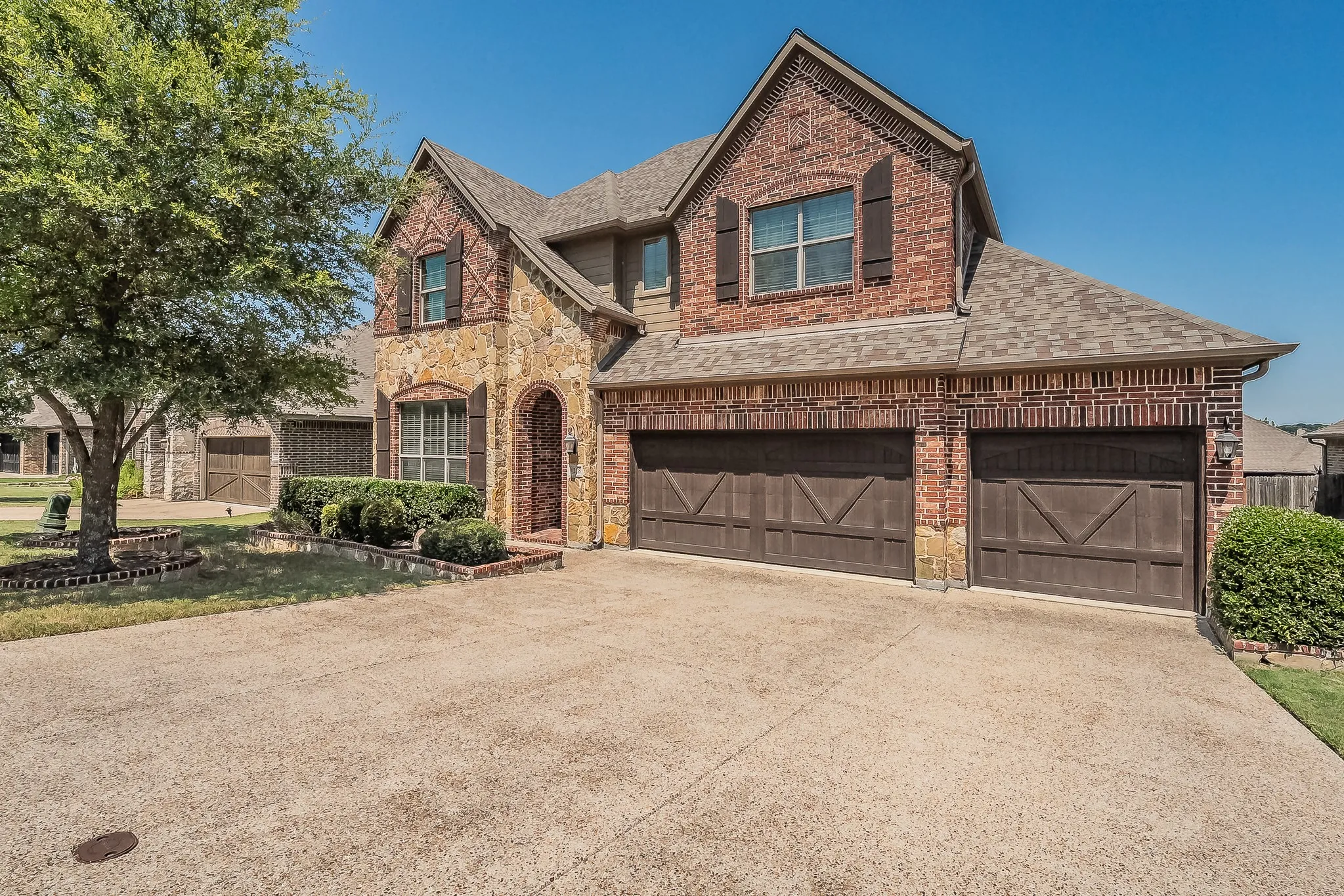 Single Family Residence For Sale in Parker County , 1218 Thistle Hill Trail, Weatherford, Texas 76087, 5 Bedroom, 4 Bathroom, 3 Garage spaces, 3,311 Sqft, built in 2015, mls#21342677, Real Estate Agent in Weatherford, Homes For Sale in Parker county, Homes For Sale in Weatherford, Realtor in Weatherford Texas, Real Estate Brokerage Independent Realty Texas, Luminita Cordes Realtor