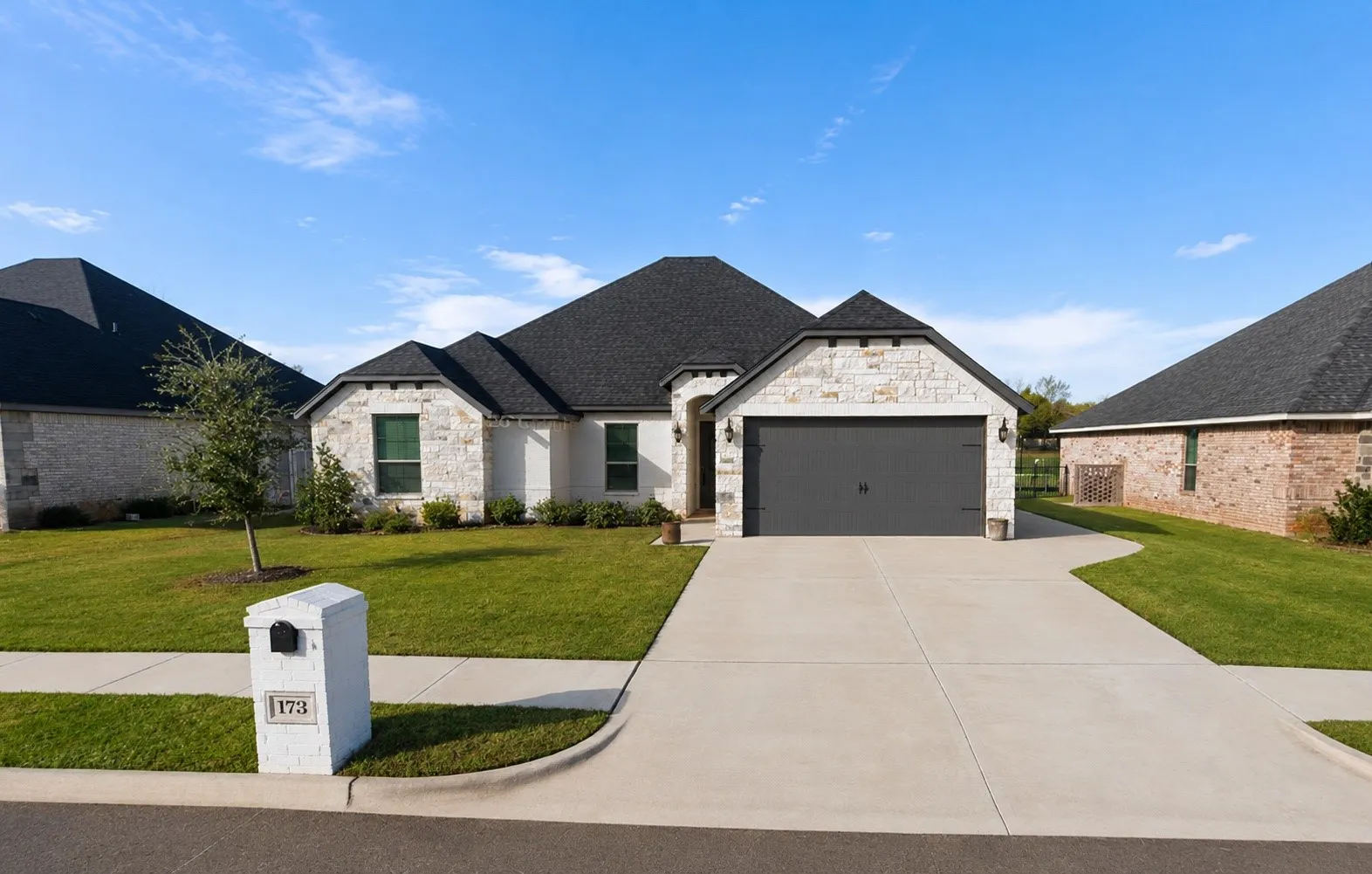 Single Family Residence For Rent in Erath County , 173 Crenshaw Court, Stephenville, Texas 76401, 4 Bedroom, 2 Bathroom, 2 Garage spaces, 2,324 Sqft, built in 2022, mls#21341797, Real Estate Agent in Stephenville, Homes For Rent in Erath county, Homes For Rent in Stephenville, Realtor in Stephenville Texas, Real Estate Brokerage Independent Realty Texas, Luminita Cordes Realtor