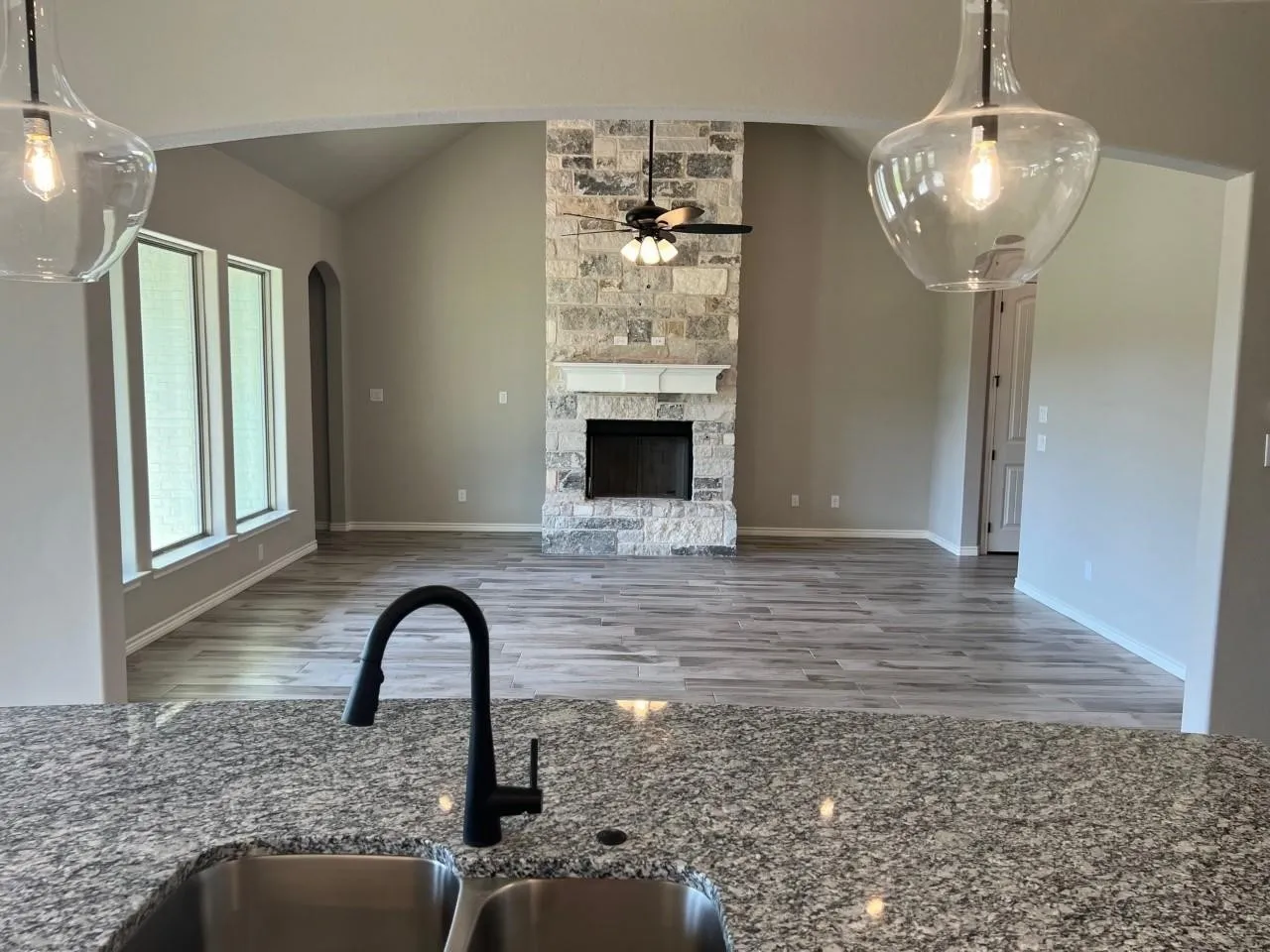 Single Family Residence For Rent in Erath County , 173 Crenshaw Court, Stephenville, Texas 76401, 4 Bedroom, 2 Bathroom, 2 Garage spaces, 2,324 Sqft, built in 2022, mls#21341797, Real Estate Agent in Stephenville, Homes For Rent in Erath county, Homes For Rent in Stephenville, Realtor in Stephenville Texas, Real Estate Brokerage Independent Realty Texas, Luminita Cordes Realtor