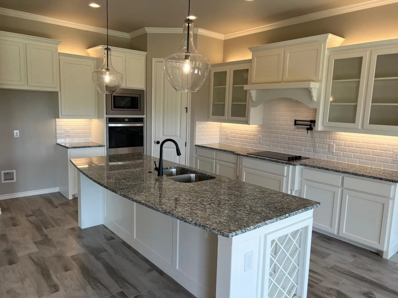 Single Family Residence For Rent in Erath County , 173 Crenshaw Court, Stephenville, Texas 76401, 4 Bedroom, 2 Bathroom, 2 Garage spaces, 2,324 Sqft, built in 2022, mls#21341797, Real Estate Agent in Stephenville, Homes For Rent in Erath county, Homes For Rent in Stephenville, Realtor in Stephenville Texas, Real Estate Brokerage Independent Realty Texas, Luminita Cordes Realtor