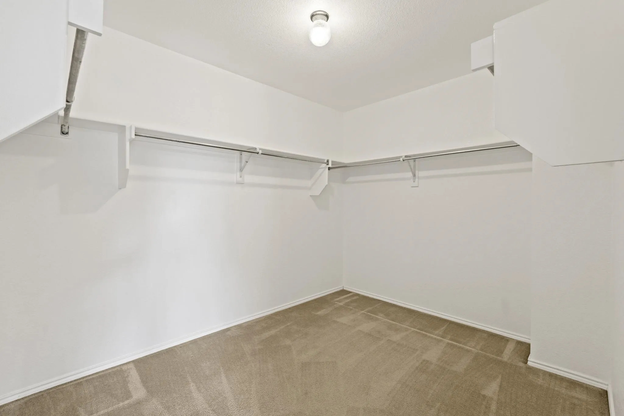Single Family Residence For Rent in Denton County , 1138 Shearwater Avenue, Aubrey, Texas 76227, 3 Bedroom, 3 Bathroom, 2 Garage spaces, 2,050 Sqft, built in 2005, mls#21342689, Real Estate Agent in Aubrey, Homes For Rent in Denton county, Homes For Rent in Aubrey, Realtor in Aubrey Texas, Real Estate Brokerage Independent Realty Texas, Luminita Cordes Realtor