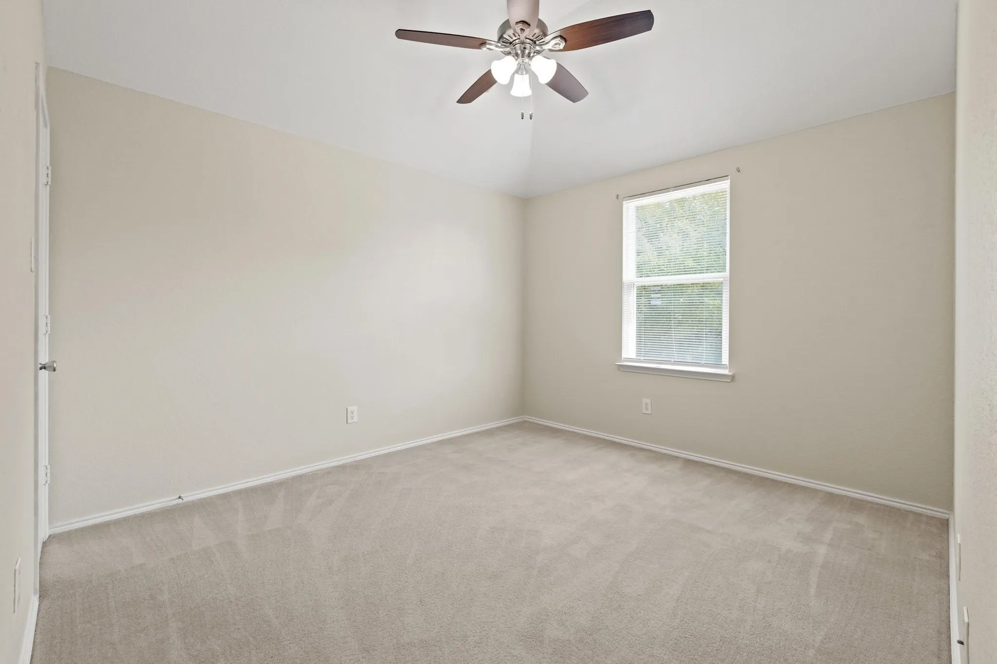 Single Family Residence For Rent in Denton County , 1138 Shearwater Avenue, Aubrey, Texas 76227, 3 Bedroom, 3 Bathroom, 2 Garage spaces, 2,050 Sqft, built in 2005, mls#21342689, Real Estate Agent in Aubrey, Homes For Rent in Denton county, Homes For Rent in Aubrey, Realtor in Aubrey Texas, Real Estate Brokerage Independent Realty Texas, Luminita Cordes Realtor