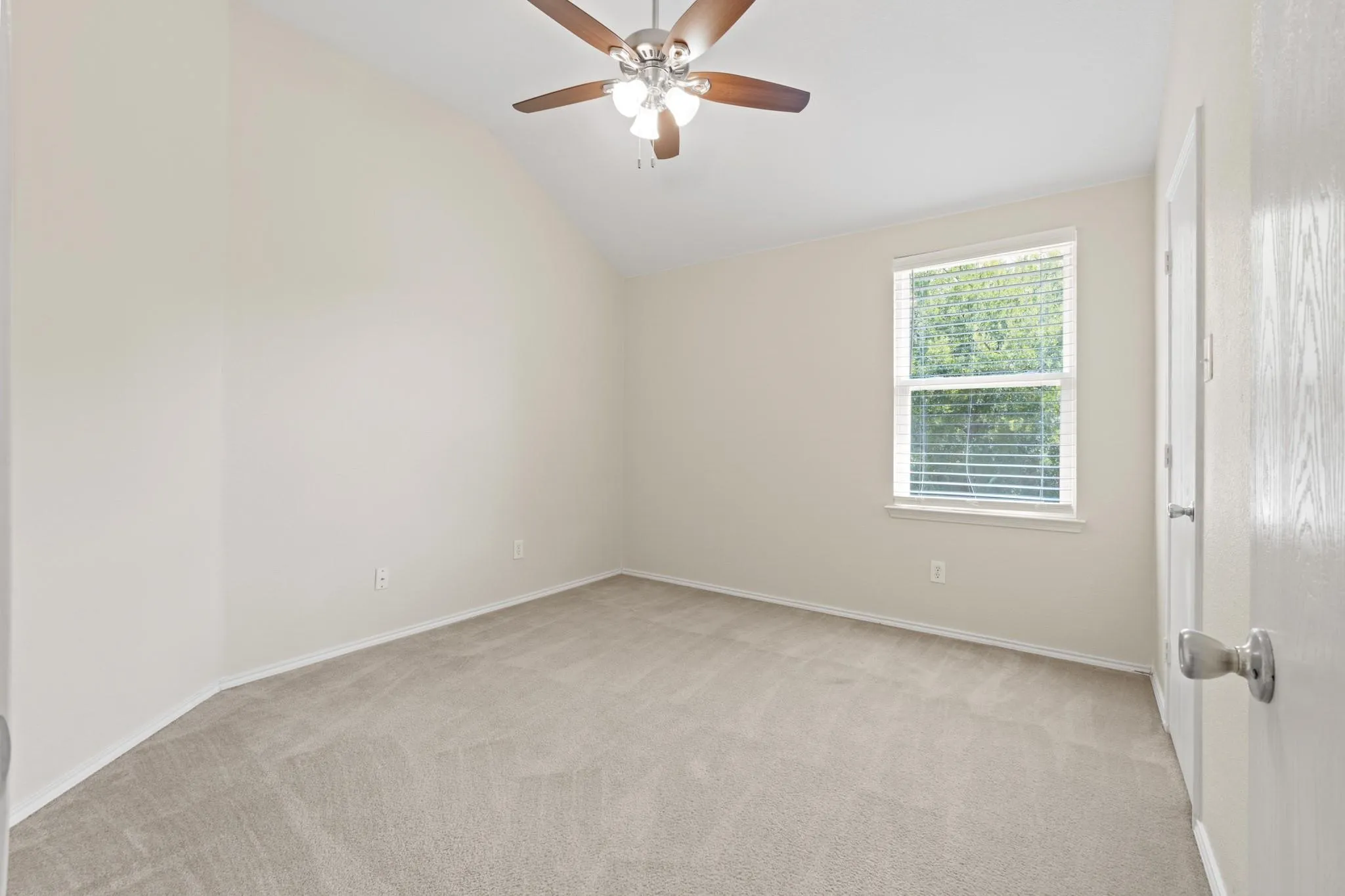 Single Family Residence For Rent in Denton County , 1138 Shearwater Avenue, Aubrey, Texas 76227, 3 Bedroom, 3 Bathroom, 2 Garage spaces, 2,050 Sqft, built in 2005, mls#21342689, Real Estate Agent in Aubrey, Homes For Rent in Denton county, Homes For Rent in Aubrey, Realtor in Aubrey Texas, Real Estate Brokerage Independent Realty Texas, Luminita Cordes Realtor