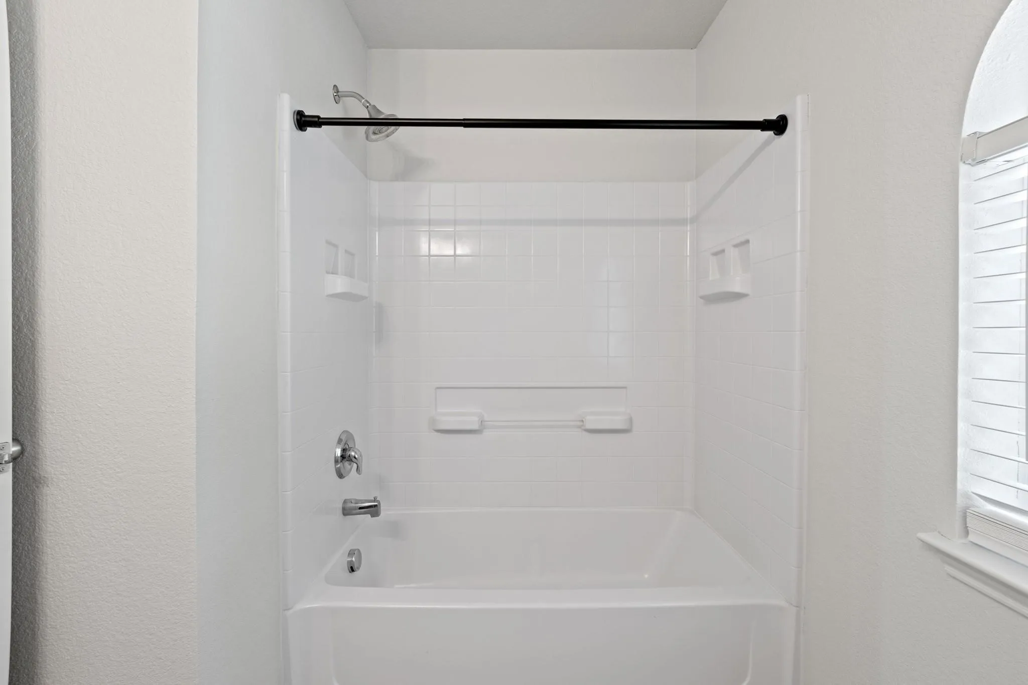 Single Family Residence For Rent in Denton County , 1138 Shearwater Avenue, Aubrey, Texas 76227, 3 Bedroom, 3 Bathroom, 2 Garage spaces, 2,050 Sqft, built in 2005, mls#21342689, Real Estate Agent in Aubrey, Homes For Rent in Denton county, Homes For Rent in Aubrey, Realtor in Aubrey Texas, Real Estate Brokerage Independent Realty Texas, Luminita Cordes Realtor