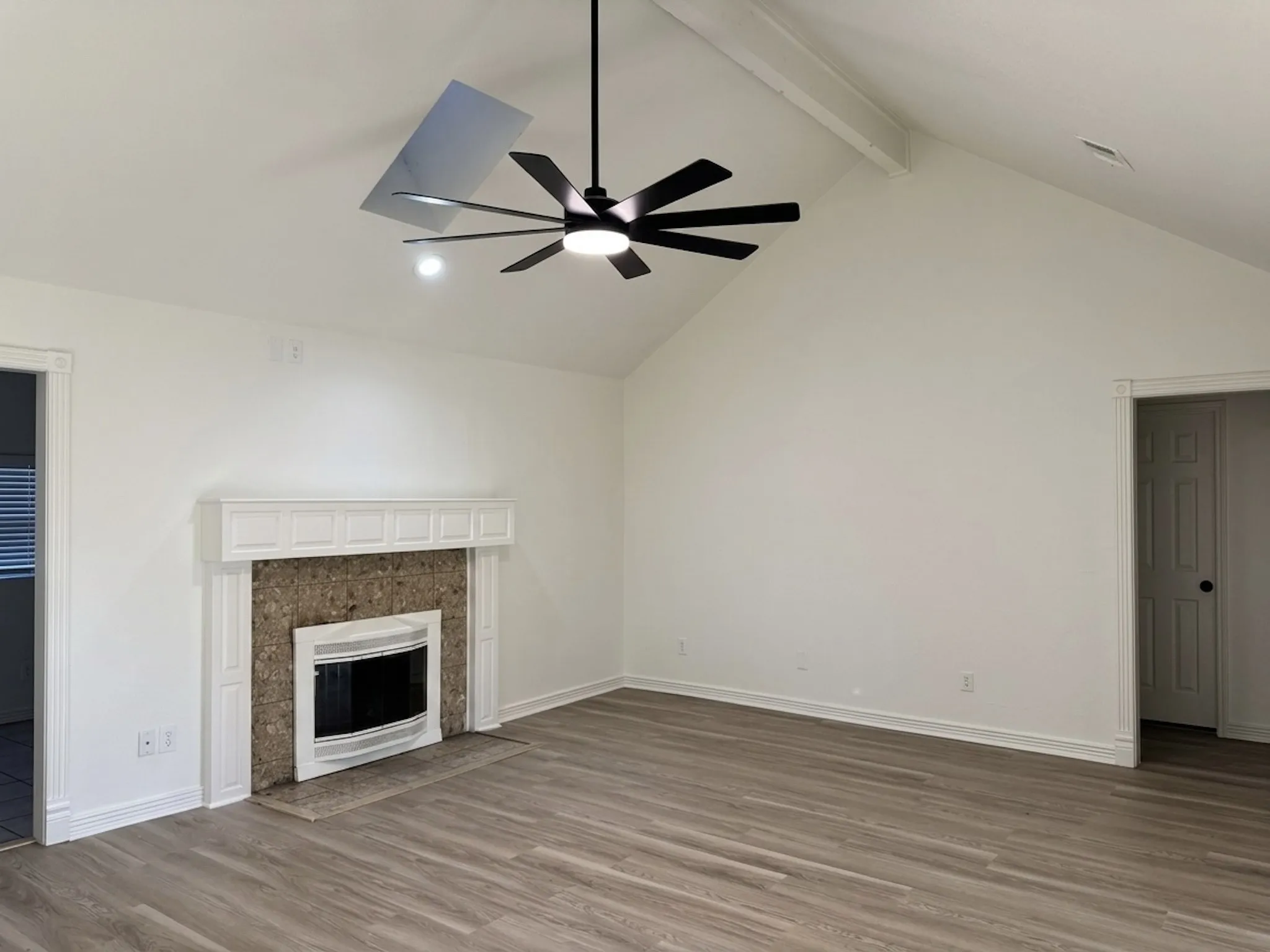 Single Family Residence For Sale in Tarrant County , 124 Brushy Mound Road, Burleson, Texas 76028, 3 Bedroom, 2 Bathroom, 2 Garage spaces, 1,840 Sqft, built in 1986, mls#21339705, Real Estate Agent in Burleson, Homes For Sale in Tarrant county, Homes For Sale in Burleson, Realtor in Burleson Texas, Real Estate Brokerage Independent Realty Texas, Luminita Cordes Realtor