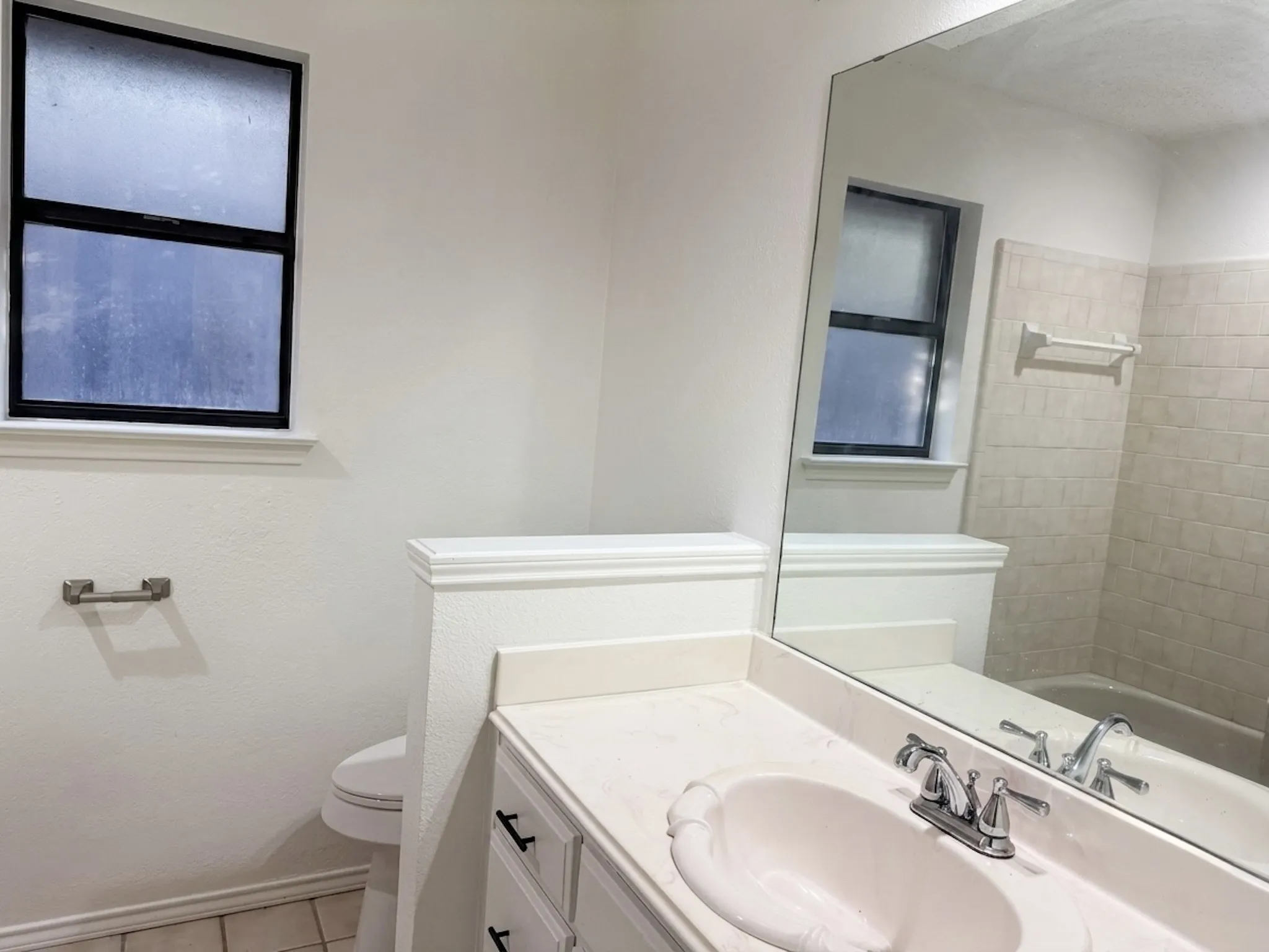 Single Family Residence For Sale in Tarrant County , 124 Brushy Mound Road, Burleson, Texas 76028, 3 Bedroom, 2 Bathroom, 2 Garage spaces, 1,840 Sqft, built in 1986, mls#21339705, Real Estate Agent in Burleson, Homes For Sale in Tarrant county, Homes For Sale in Burleson, Realtor in Burleson Texas, Real Estate Brokerage Independent Realty Texas, Luminita Cordes Realtor