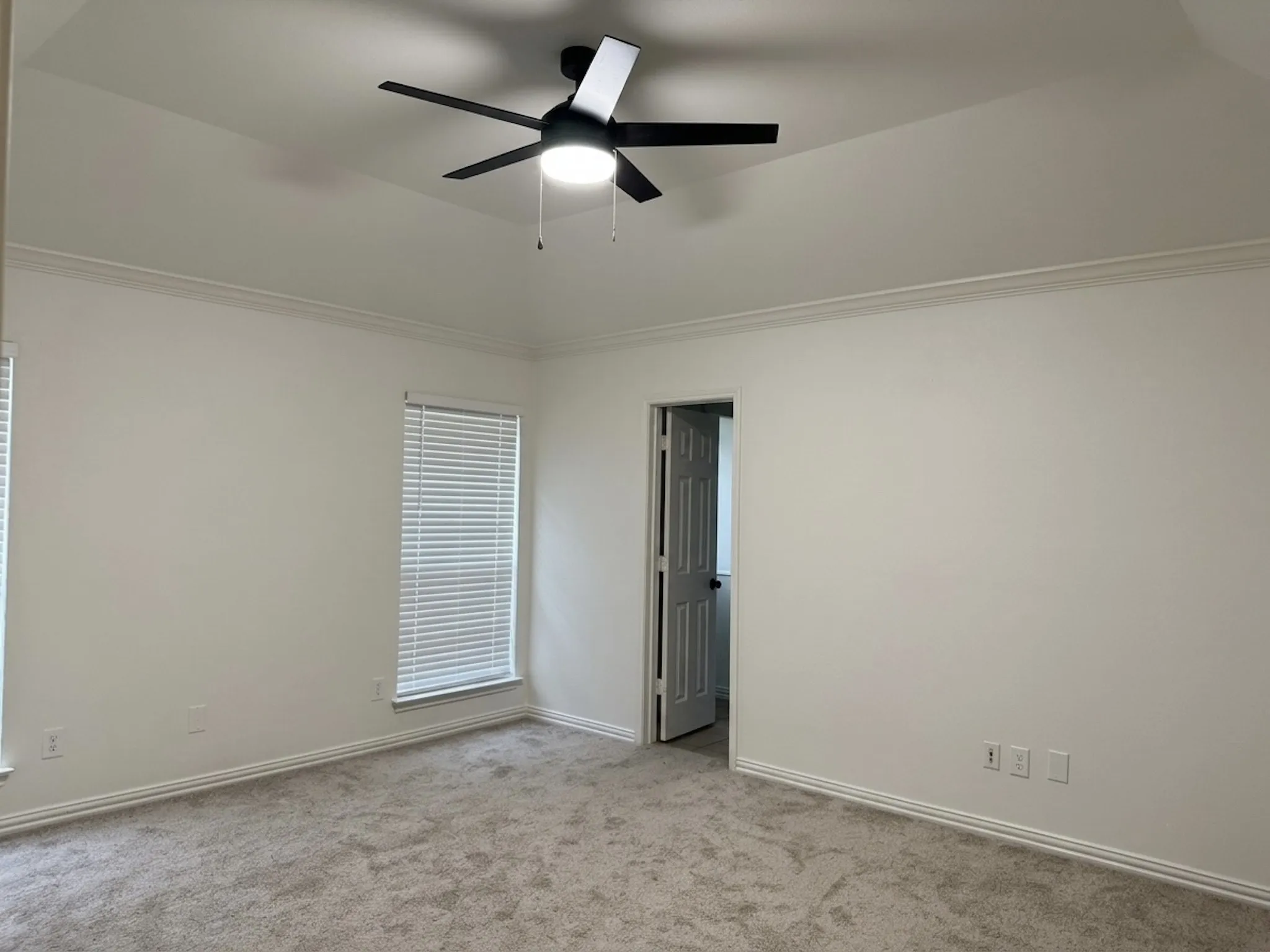 Single Family Residence For Sale in Tarrant County , 124 Brushy Mound Road, Burleson, Texas 76028, 3 Bedroom, 2 Bathroom, 2 Garage spaces, 1,840 Sqft, built in 1986, mls#21339705, Real Estate Agent in Burleson, Homes For Sale in Tarrant county, Homes For Sale in Burleson, Realtor in Burleson Texas, Real Estate Brokerage Independent Realty Texas, Luminita Cordes Realtor