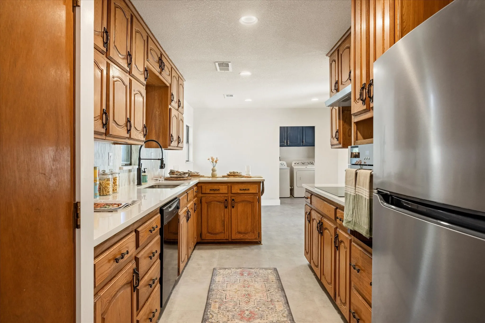 Single Family Residence For Rent in Parker County , 201 E 3rd Street, Weatherford, Texas 76086, 3 Bedrooms, 2 Bathrooms, Garage spaces, 1,233 Sqft, built in 0, Price $2,200, mls#21342697, Real Estate Agent in Weatherford, Homes For Rent in Parker county, Homes For Rent in Weatherford, Realtor in Weatherford Texas, Real Estate Brokerage Independent Realty Texas, Luminita Cordes Realtor