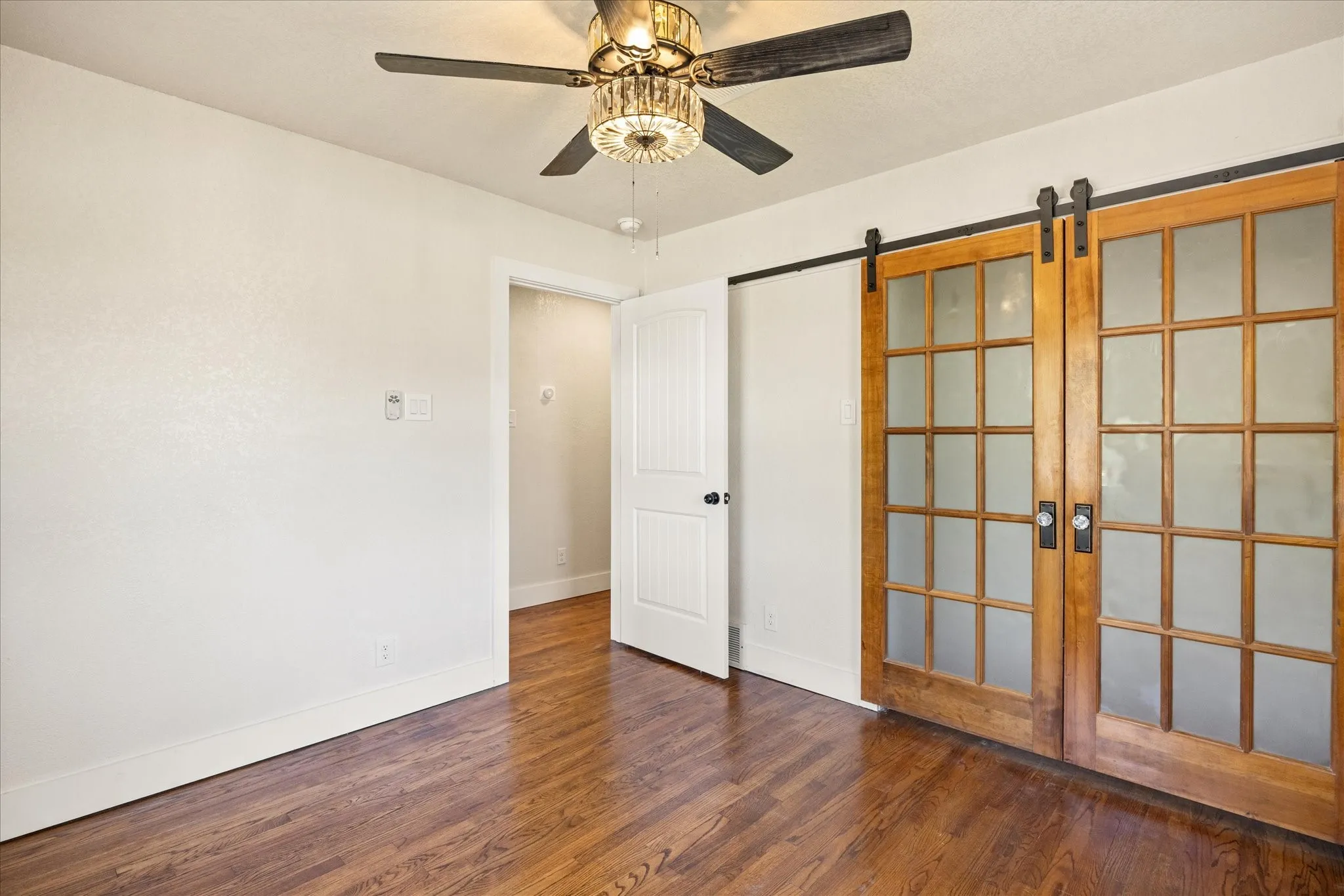 Single Family Residence For Rent in Parker County , 201 E 3rd Street, Weatherford, Texas 76086, 3 Bedrooms, 2 Bathrooms, Garage spaces, 1,233 Sqft, built in 0, Price $2,200, mls#21342697, Real Estate Agent in Weatherford, Homes For Rent in Parker county, Homes For Rent in Weatherford, Realtor in Weatherford Texas, Real Estate Brokerage Independent Realty Texas, Luminita Cordes Realtor