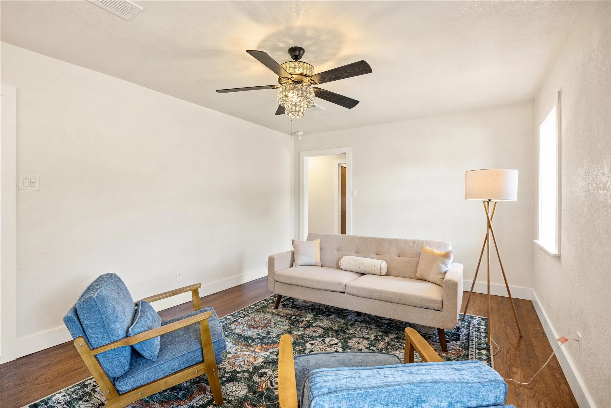 Single Family Residence For Rent in Parker County , 201 E 3rd Street, Weatherford, Texas 76086, 3 Bedrooms, 2 Bathrooms, Garage spaces, 1,233 Sqft, built in 0, Price $2,200, mls#21342697, Real Estate Agent in Weatherford, Homes For Rent in Parker county, Homes For Rent in Weatherford, Realtor in Weatherford Texas, Real Estate Brokerage Independent Realty Texas, Luminita Cordes Realtor