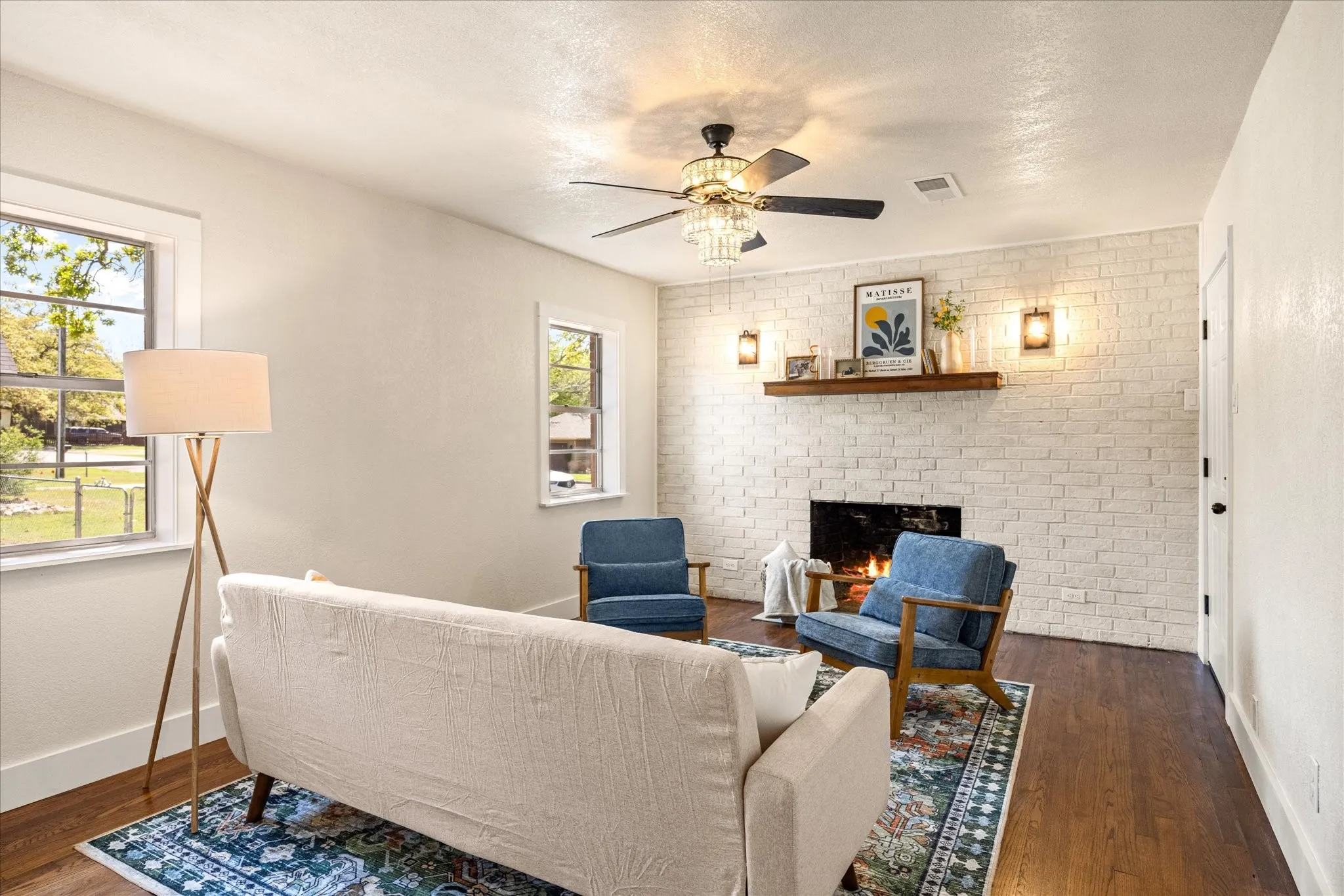 Single Family Residence For Rent in Parker County , 201 E 3rd Street, Weatherford, Texas 76086, 3 Bedrooms, 2 Bathrooms, Garage spaces, 1,233 Sqft, built in 0, Price $2,200, mls#21342697, Real Estate Agent in Weatherford, Homes For Rent in Parker county, Homes For Rent in Weatherford, Realtor in Weatherford Texas, Real Estate Brokerage Independent Realty Texas, Luminita Cordes Realtor