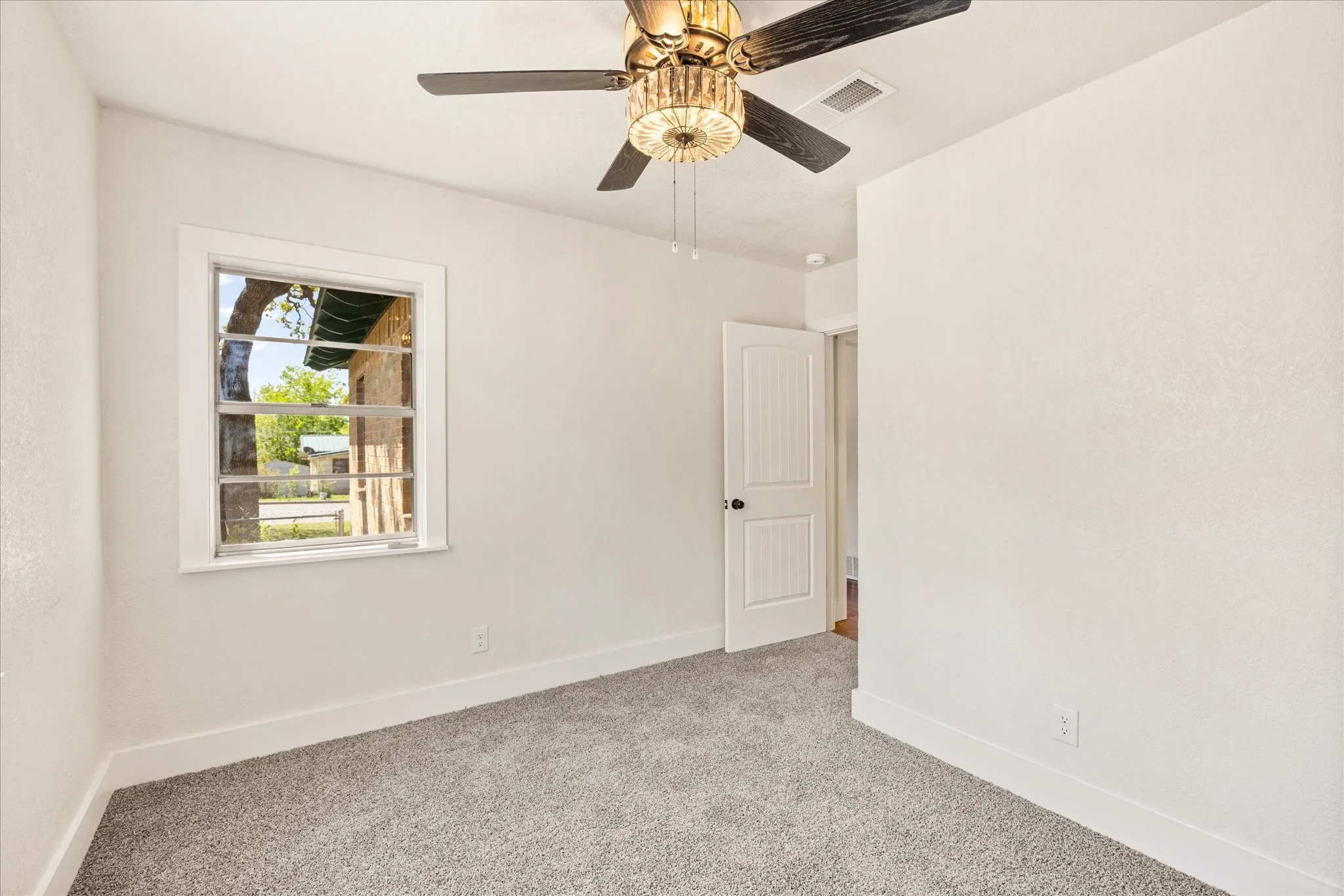 Single Family Residence For Rent in Parker County , 201 E 3rd Street, Weatherford, Texas 76086, 3 Bedrooms, 2 Bathrooms, Garage spaces, 1,233 Sqft, built in 0, Price $2,200, mls#21342697, Real Estate Agent in Weatherford, Homes For Rent in Parker county, Homes For Rent in Weatherford, Realtor in Weatherford Texas, Real Estate Brokerage Independent Realty Texas, Luminita Cordes Realtor