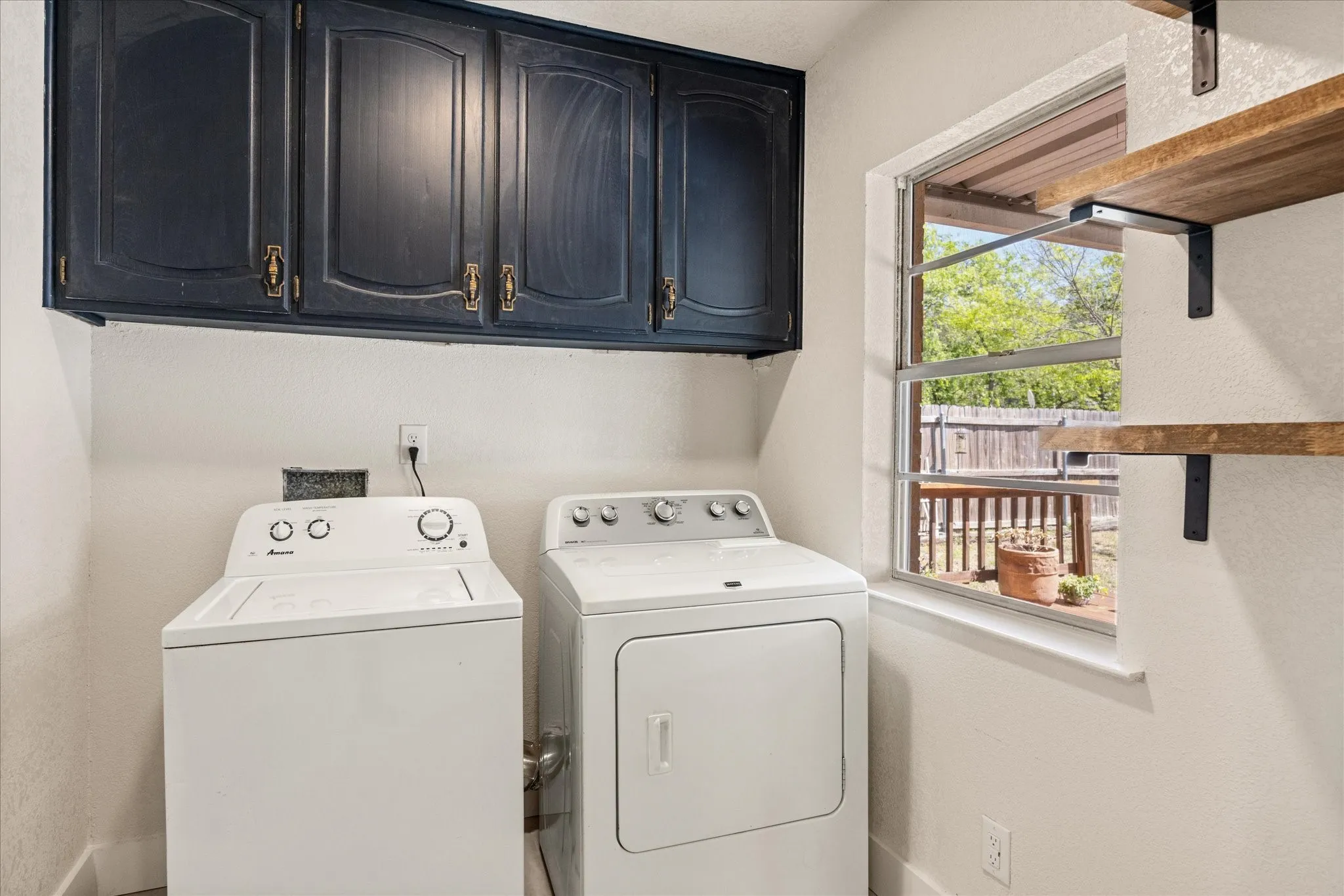 Single Family Residence For Rent in Parker County , 201 E 3rd Street, Weatherford, Texas 76086, 3 Bedrooms, 2 Bathrooms, Garage spaces, 1,233 Sqft, built in 0, Price $2,200, mls#21342697, Real Estate Agent in Weatherford, Homes For Rent in Parker county, Homes For Rent in Weatherford, Realtor in Weatherford Texas, Real Estate Brokerage Independent Realty Texas, Luminita Cordes Realtor