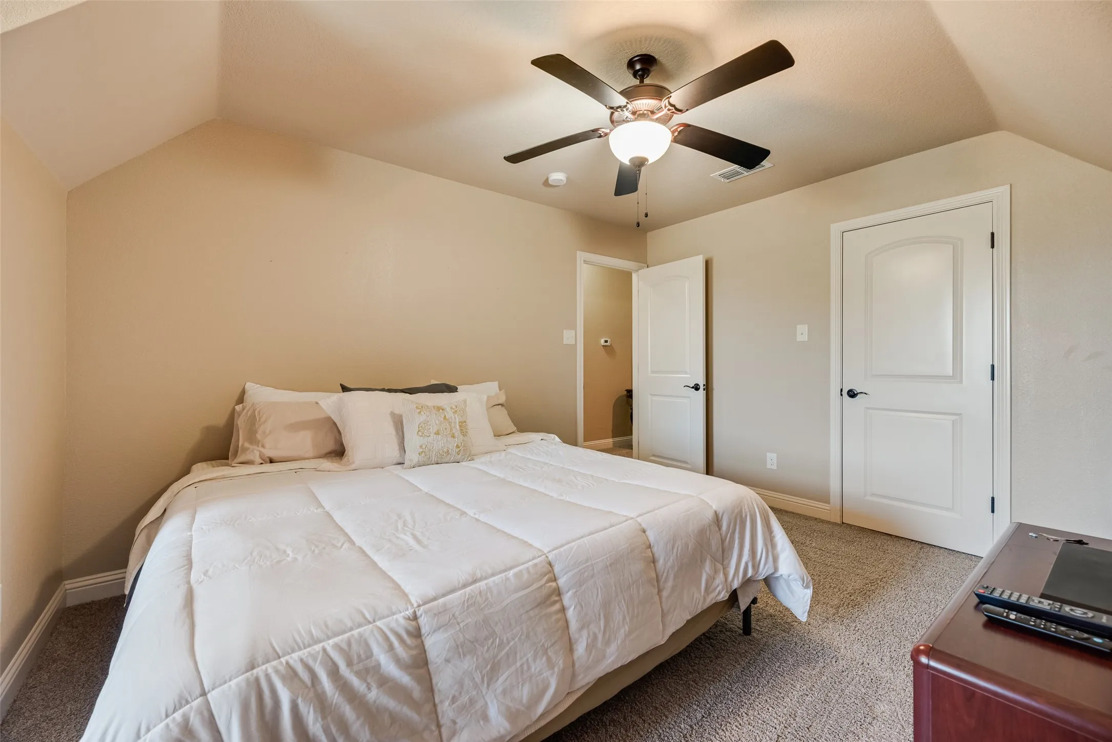 Single Family Residence For Sale in Rockwall County , 1127 Sonora Court, Royse City, Texas 75189, 4 Bedroom, 3 Bathroom, 2 Garage spaces, 2,884 Sqft, built in 2013, mls#21329605, Real Estate Agent in Royse City, Homes For Sale in Rockwall county, Homes For Sale in Royse City, Realtor in Royse City Texas, Real Estate Brokerage Independent Realty Texas, Luminita Cordes Realtor