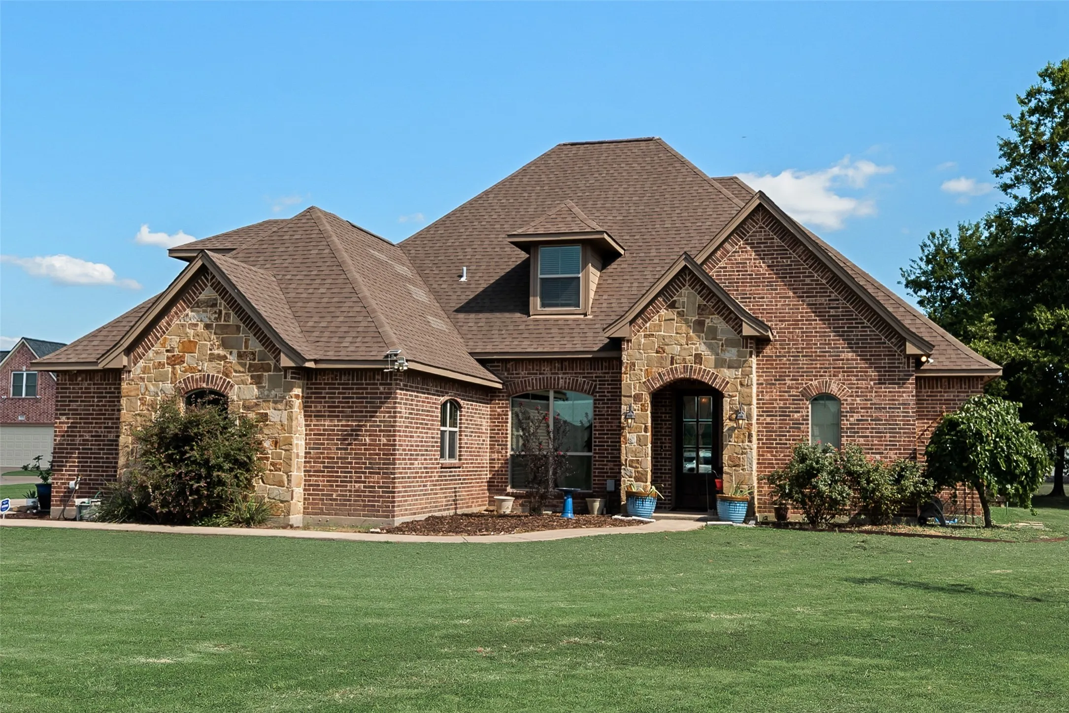 Single Family Residence For Sale in Rockwall County , 1127 Sonora Court, Royse City, Texas 75189, 4 Bedroom, 3 Bathroom, 2 Garage spaces, 2,884 Sqft, built in 2013, mls#21329605, Real Estate Agent in Royse City, Homes For Sale in Rockwall county, Homes For Sale in Royse City, Realtor in Royse City Texas, Real Estate Brokerage Independent Realty Texas, Luminita Cordes Realtor